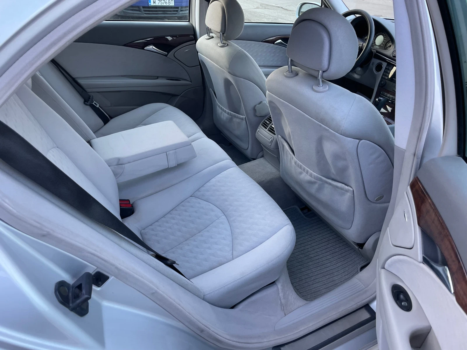 Mercedes-Benz E 270 2.7 CDi | Mobile.bg — изображение 14