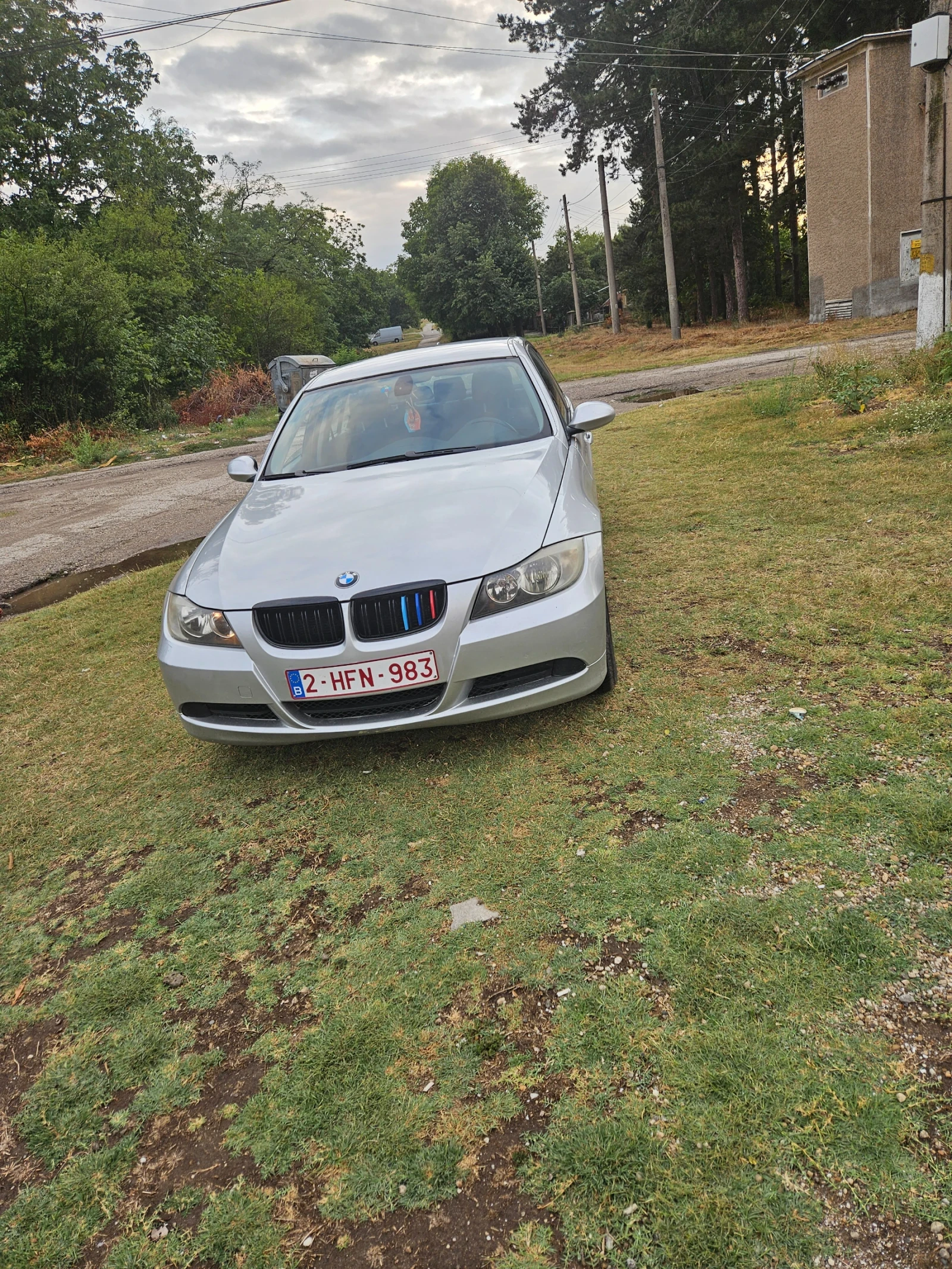 BMW 318 E90 - изображение 5