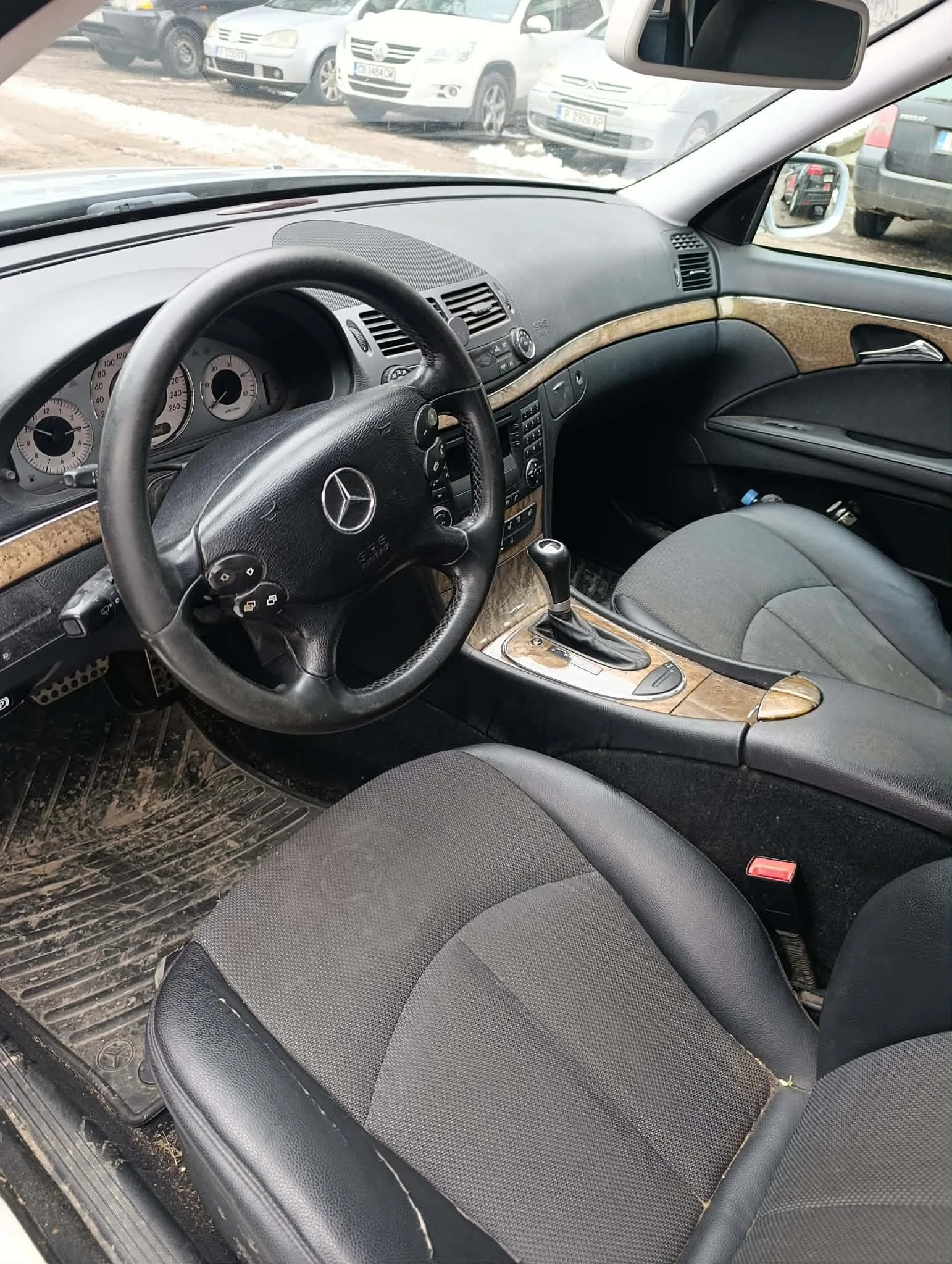 Mercedes-Benz E 220 avantgarde, снимка 8 - Автомобили и джипове - 53731528