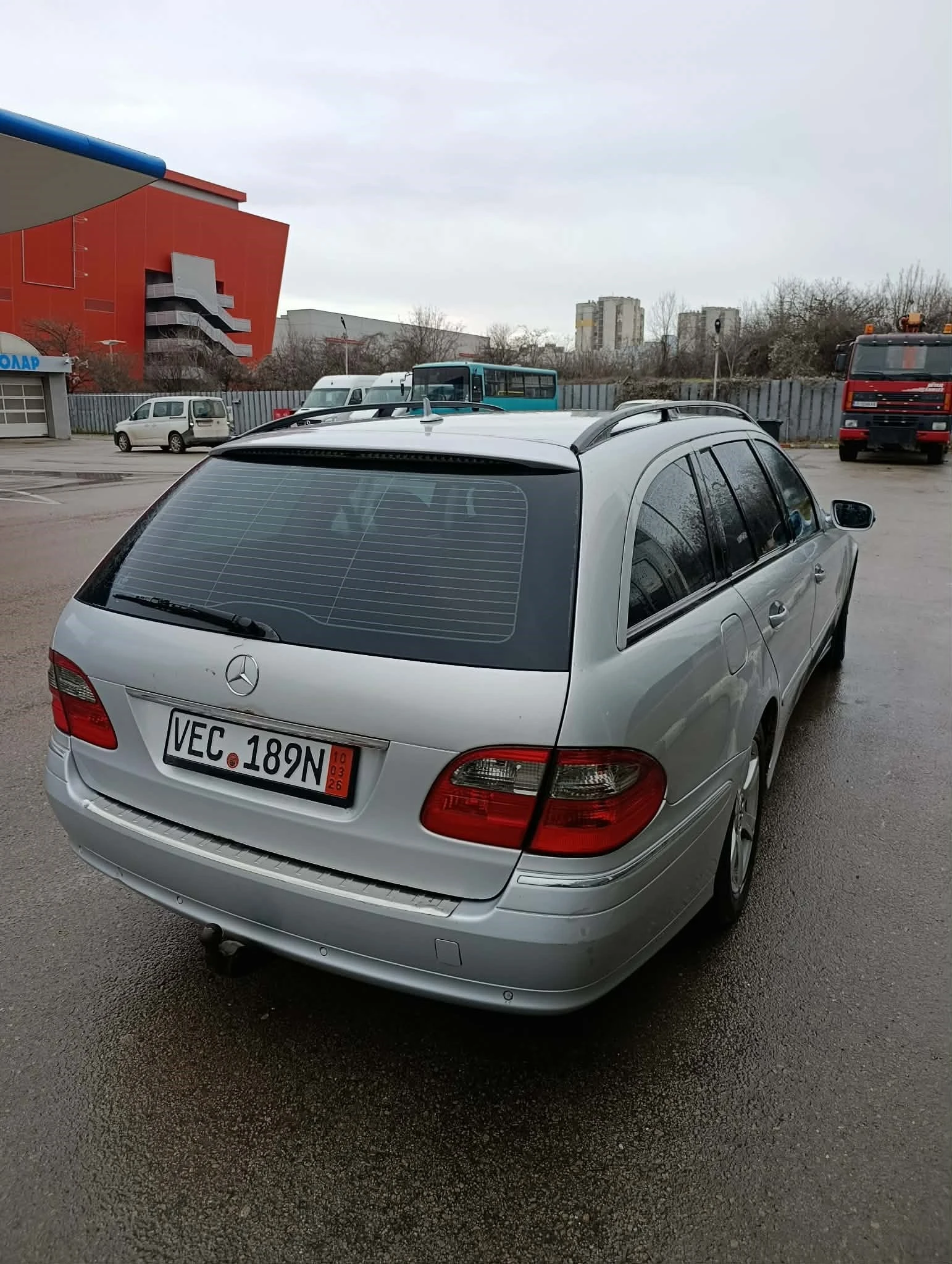 Mercedes-Benz E 220 avantgarde, снимка 4 - Автомобили и джипове - 53731528