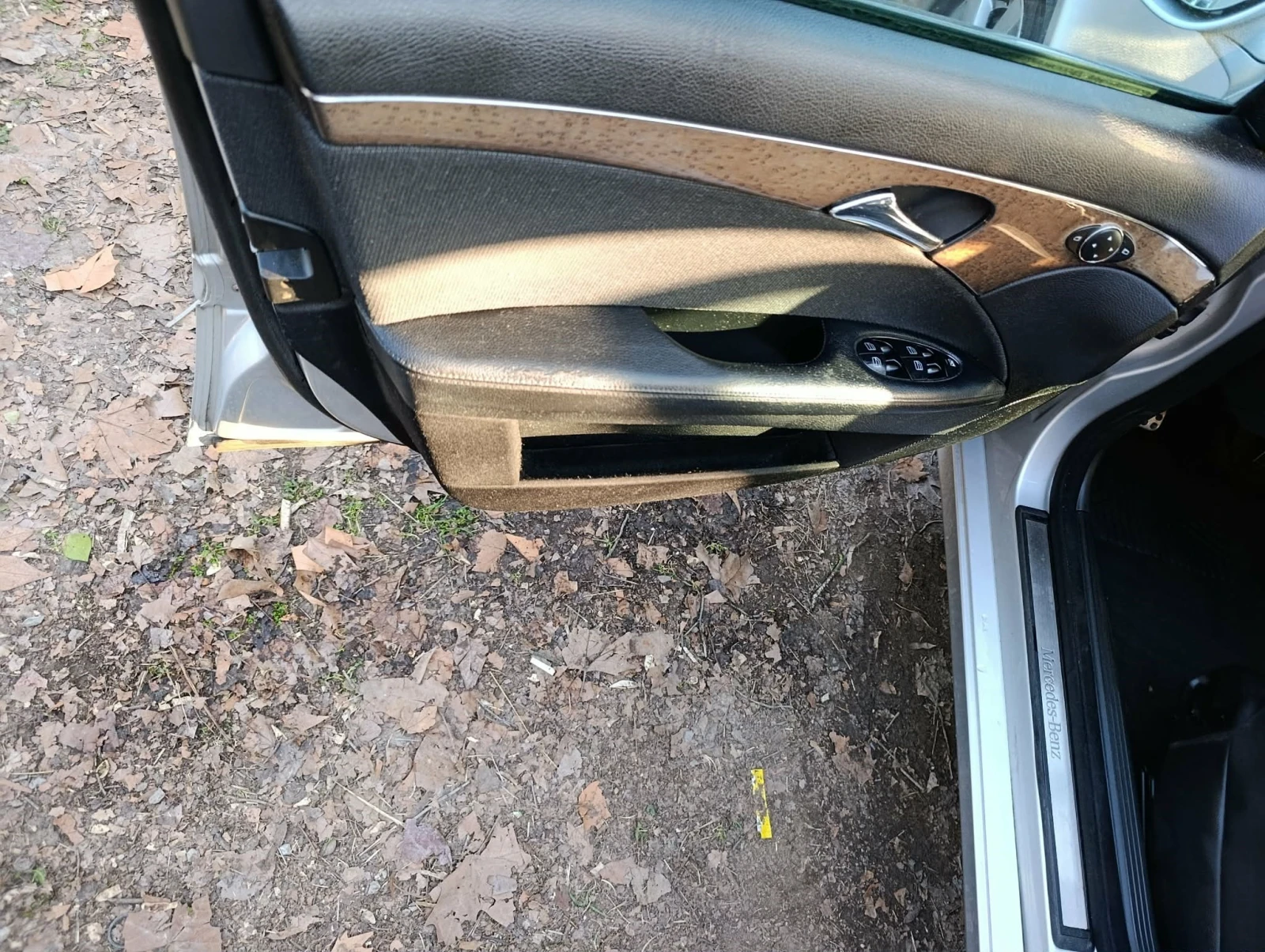 Mercedes-Benz E 220 avantgarde EVO, снимка 13 - Автомобили и джипове - 53953105