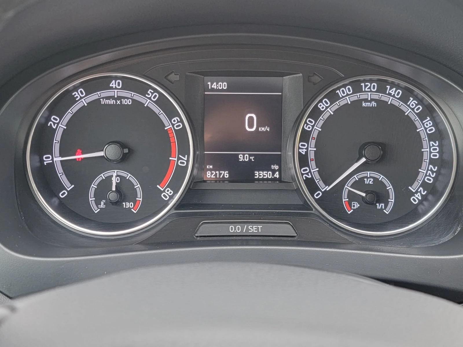 Skoda Rapid спейсбек - edition, снимка 7 - Автомобили и джипове - 53733046