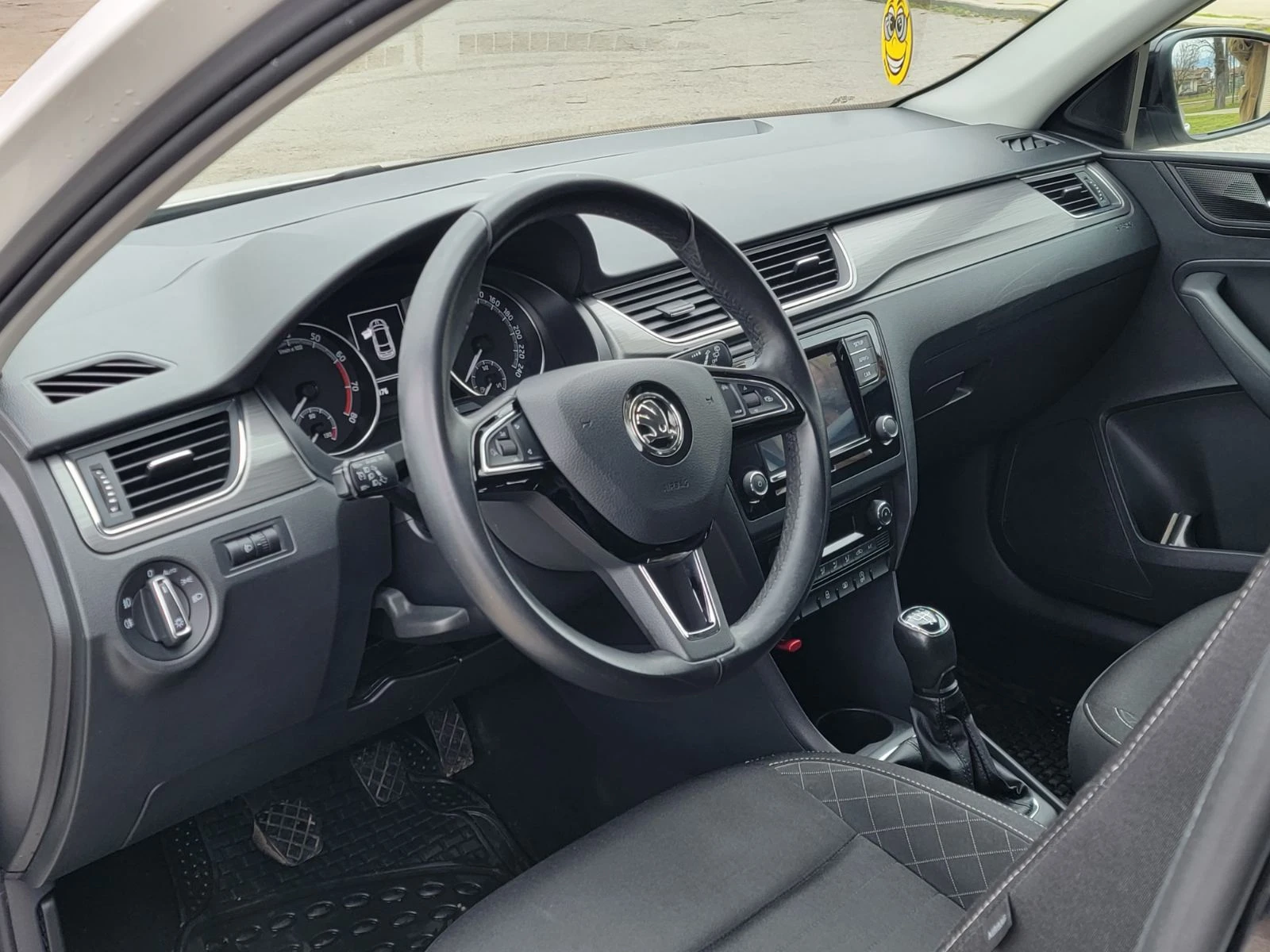 Skoda Rapid спейсбек - edition, снимка 8 - Автомобили и джипове - 53733046