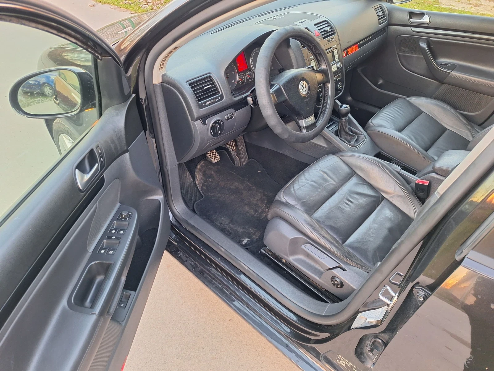 VW Golf 2.0тди 140к.с, снимка 11 - Автомобили и джипове - 53740188