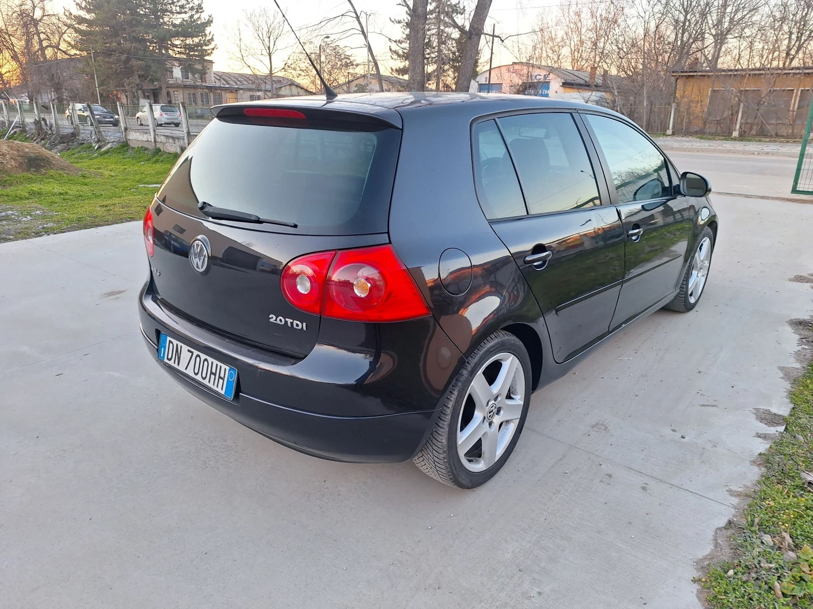 VW Golf 2.0тди 140к.с, снимка 5 - Автомобили и джипове - 53740188