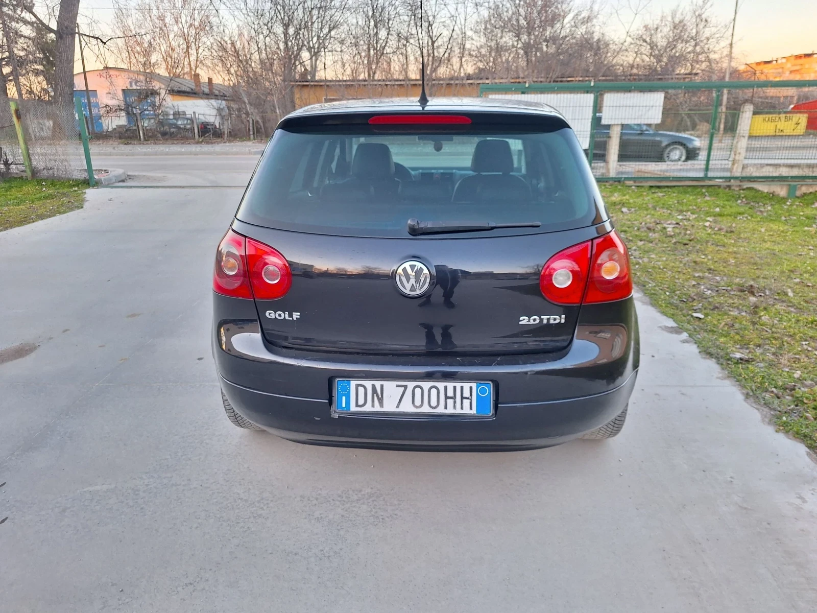 VW Golf 2.0тди 140к.с, снимка 4 - Автомобили и джипове - 53740188