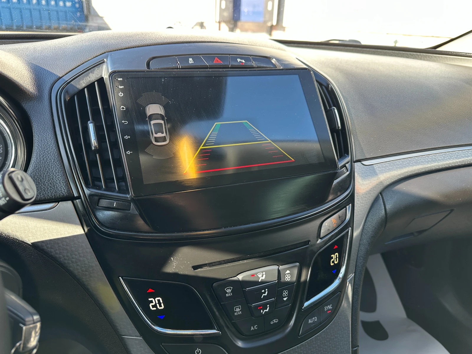 Opel Insignia Sports Tourer SW, снимка 12 - Автомобили и джипове - 53875026