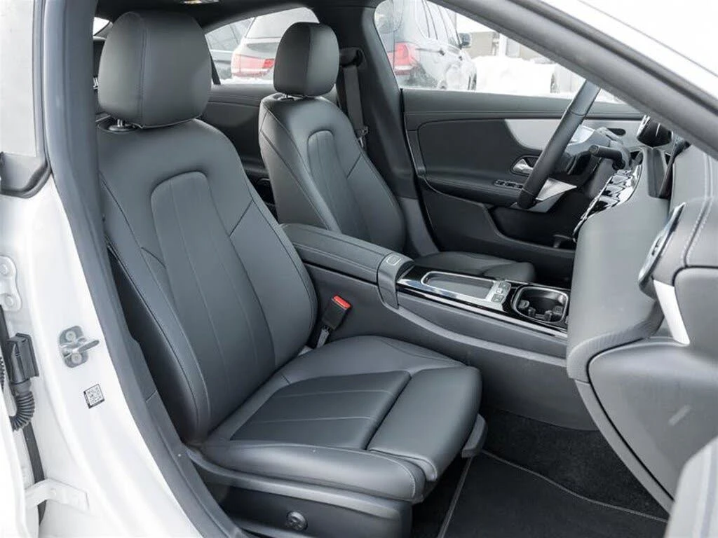 Mercedes-Benz CLA 250 * 4MATIC* Автокредит(Цена до БГ), снимка 13 - Автомобили и джипове - 53940862