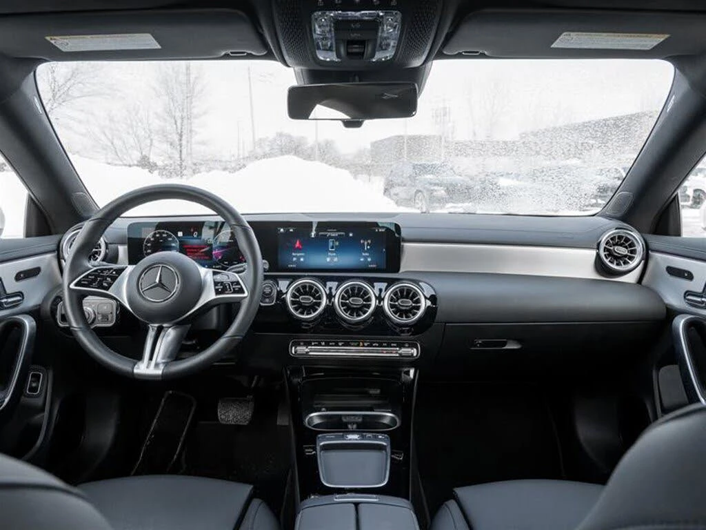 Mercedes-Benz CLA 250 * 4MATIC* Автокредит(Цена до БГ), снимка 14 - Автомобили и джипове - 53940862