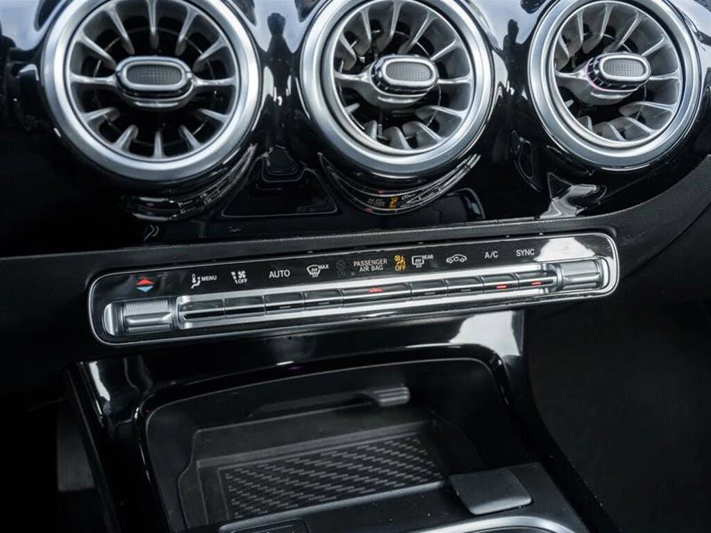 Mercedes-Benz CLA 250 * 4MATIC* Автокредит(Цена до БГ), снимка 10 - Автомобили и джипове - 53940862