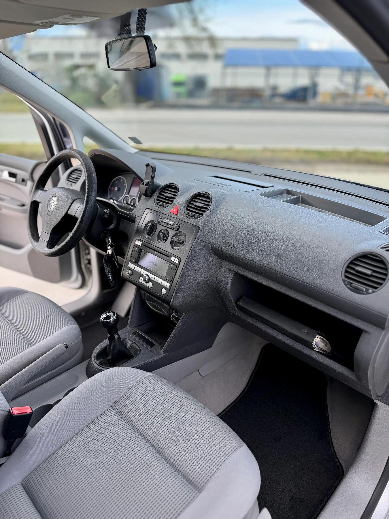 VW Caddy 1.9 TDI 105 268 хил км , снимка 8 - Автомобили и джипове - 54036812