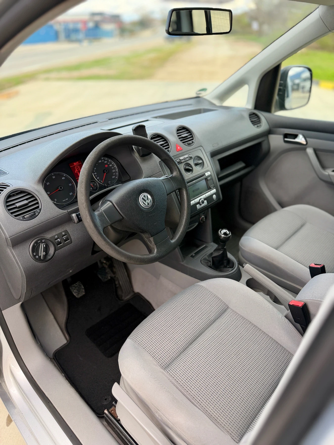 VW Caddy 1.9 TDI 105 268 хил км , снимка 6 - Автомобили и джипове - 54036812