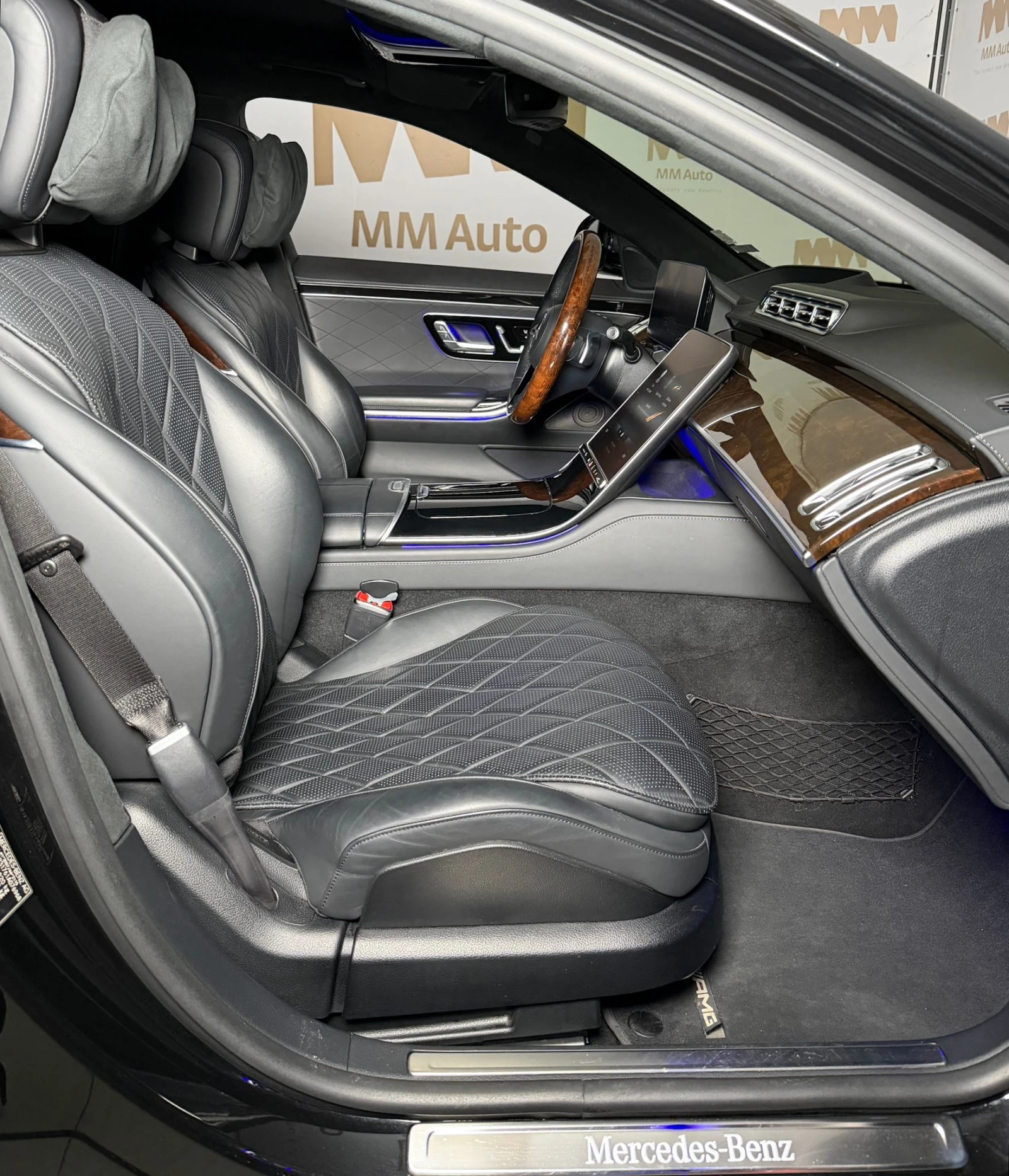 Mercedes-Benz S 580 L* AMG* 4M* Burm* TV* Chauffeur* HuD, снимка 10 - Автомобили и джипове - 54120279