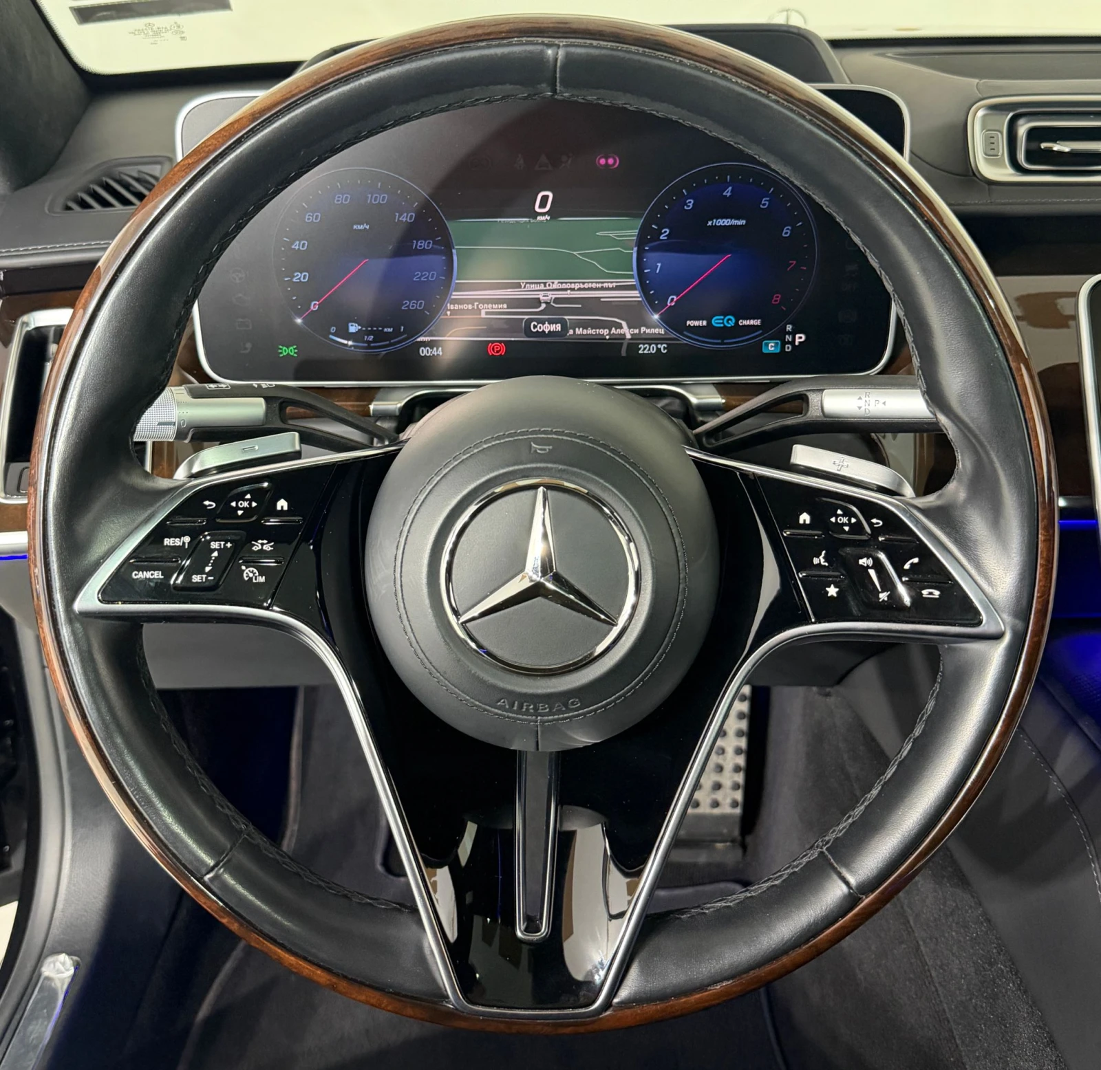 Mercedes-Benz S 580 L* AMG* 4M* Burm* TV* Chauffeur* HuD, снимка 14 - Автомобили и джипове - 54120279