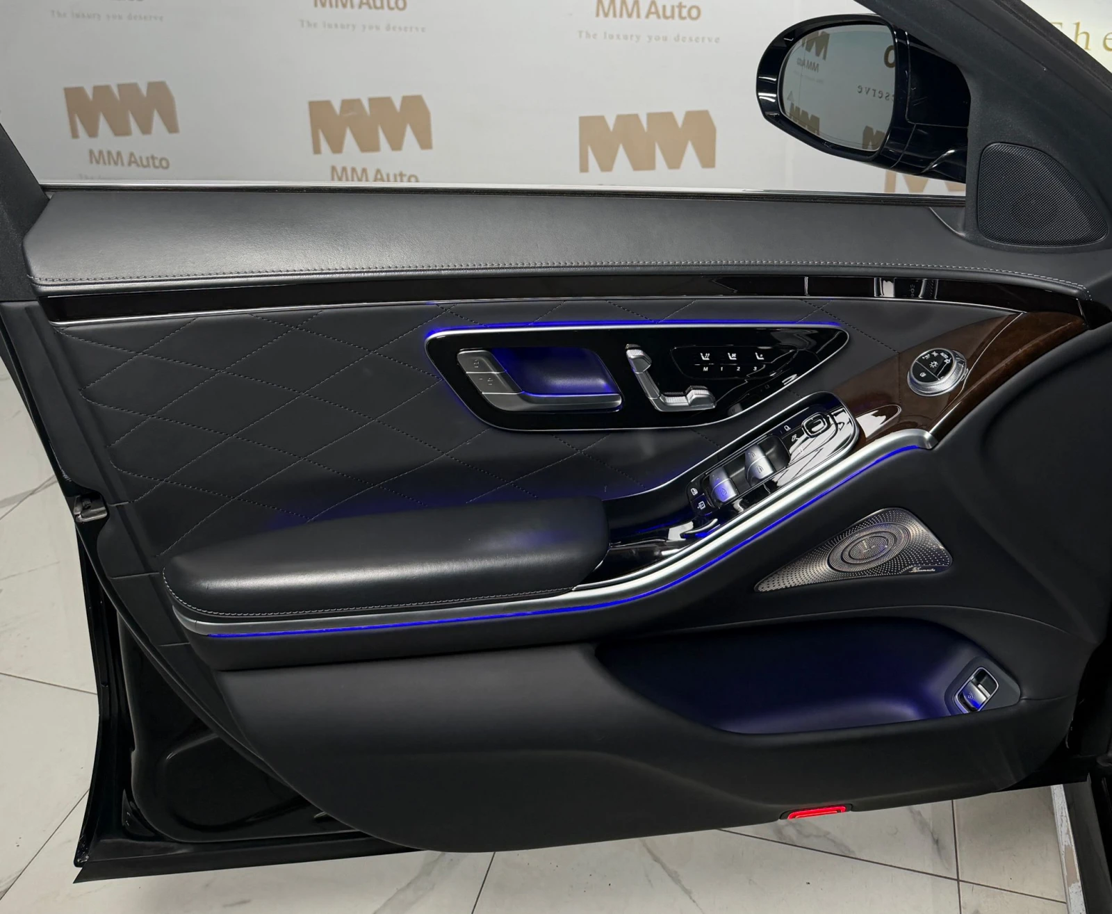 Mercedes-Benz S 580 L* AMG* 4M* Burm* TV* Chauffeur* HuD, снимка 6 - Автомобили и джипове - 54120279