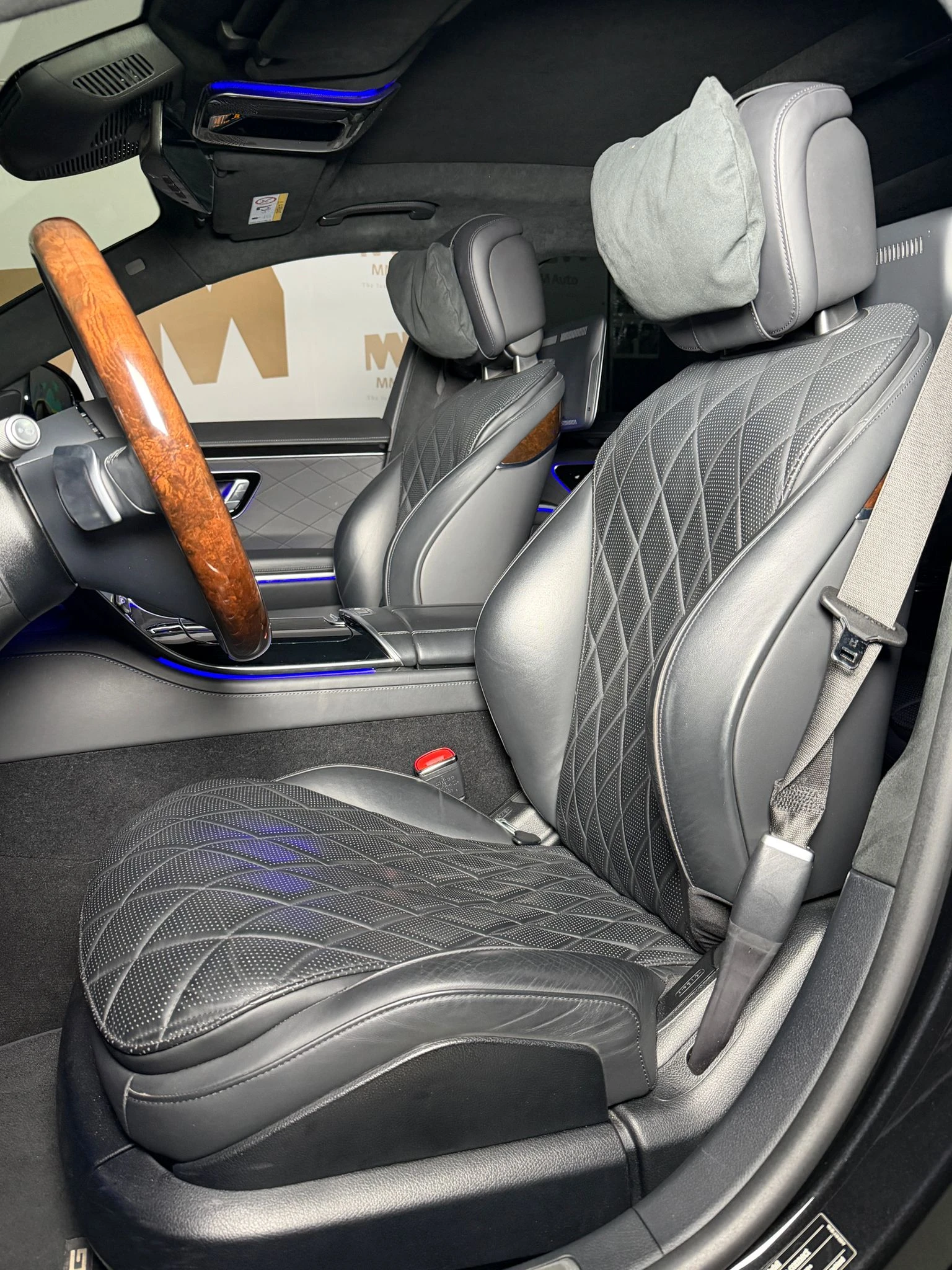 Mercedes-Benz S 580 L* AMG* 4M* Burm* TV* Chauffeur* HuD, снимка 8 - Автомобили и джипове - 54120279