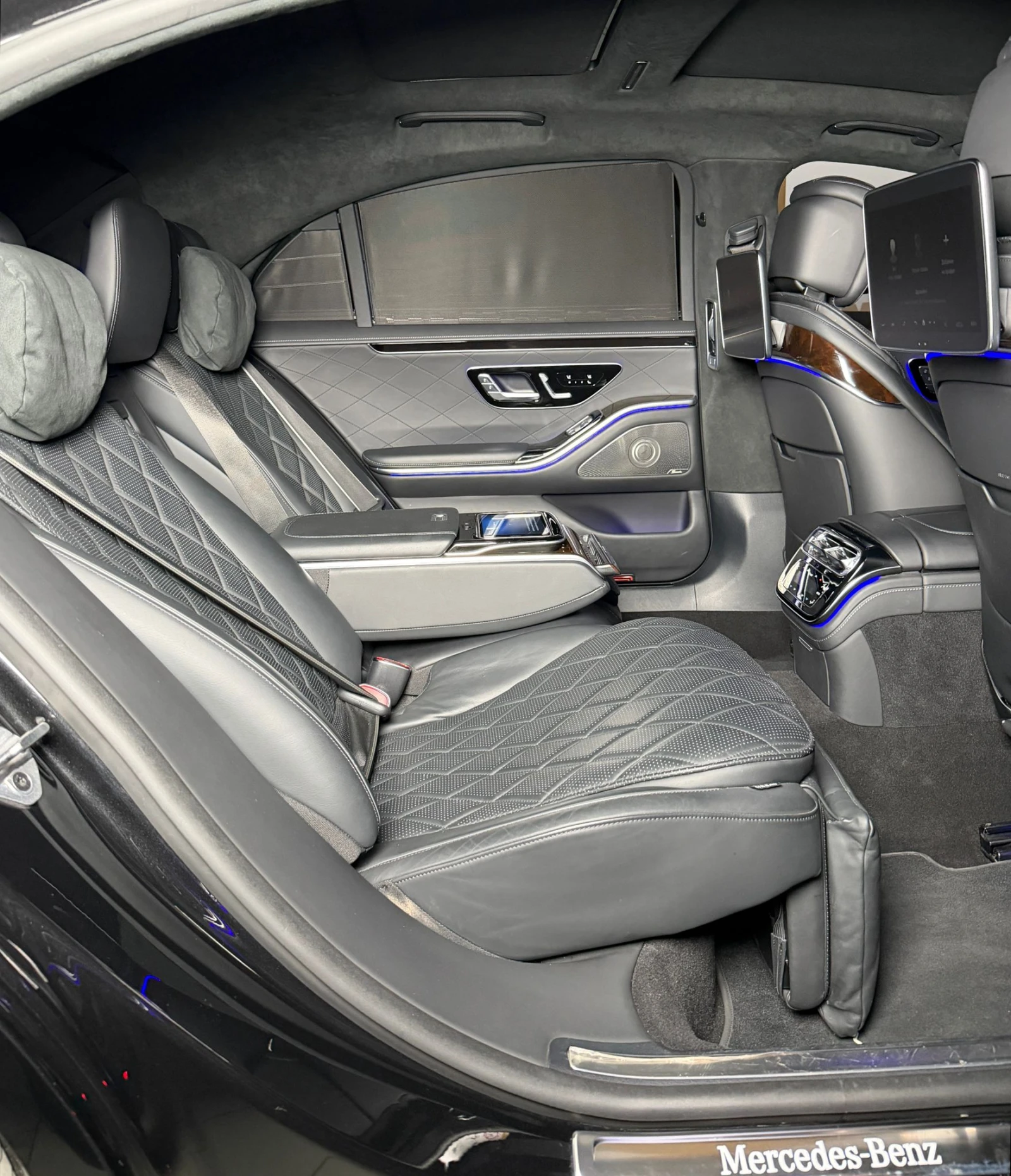 Mercedes-Benz S 580 L* AMG* 4M* Burm* TV* Chauffeur* HuD, снимка 13 - Автомобили и джипове - 54120279