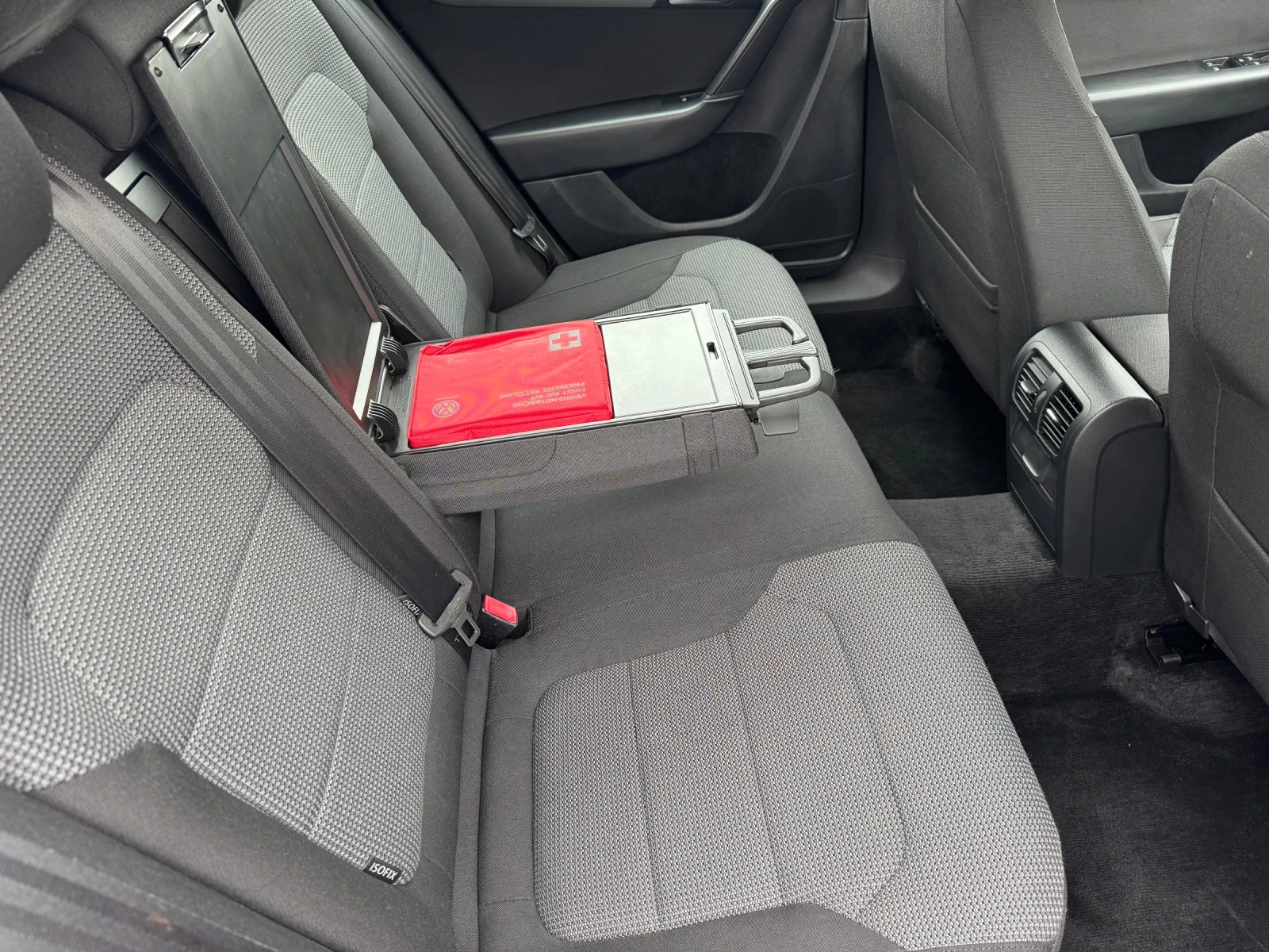 VW Passat 2.0 TDi 140ps, снимка 10 - Автомобили и джипове - 54481572