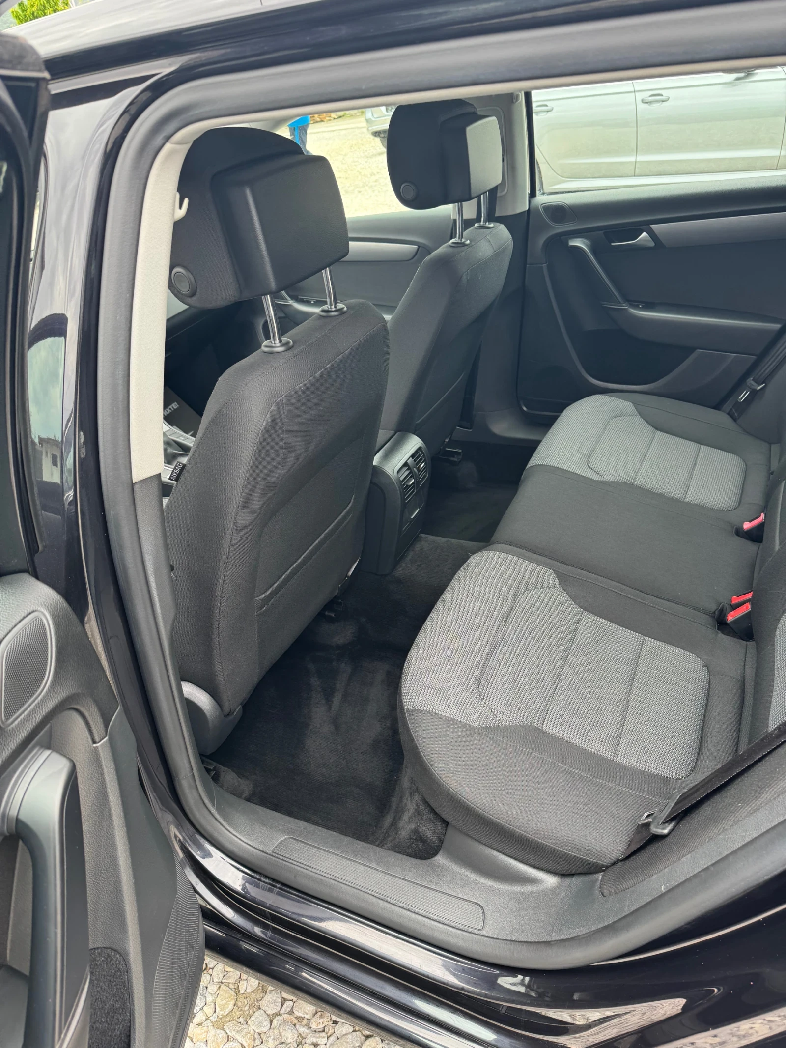 VW Passat 2.0 TDi 140ps, снимка 8 - Автомобили и джипове - 54481572