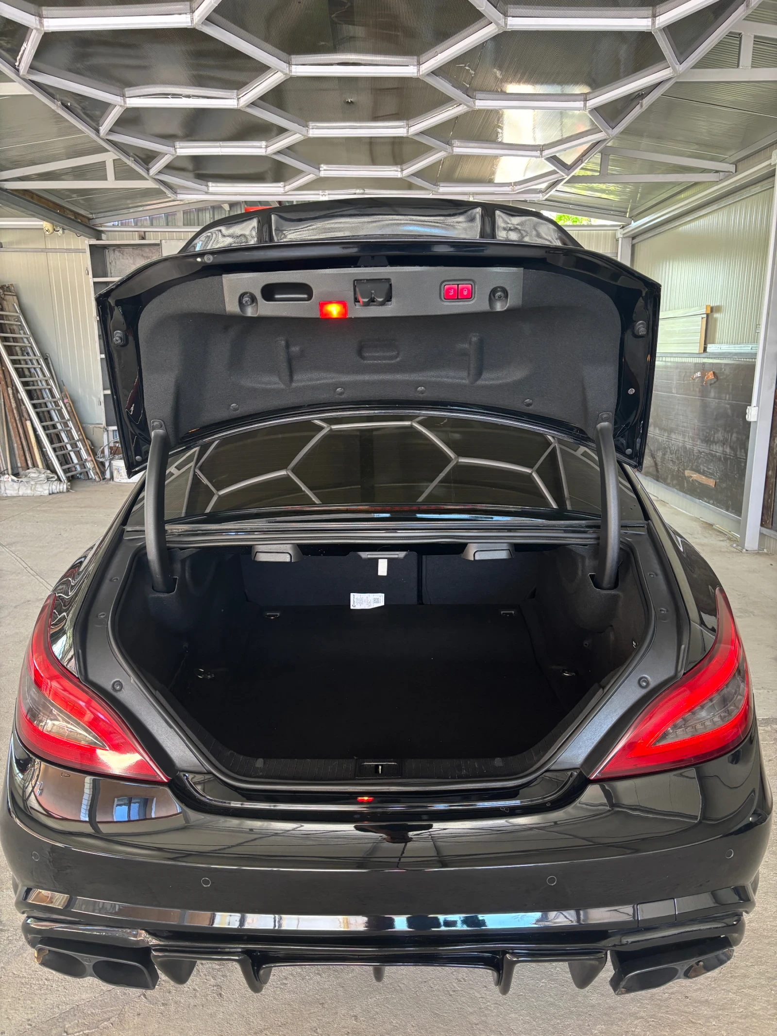Mercedes-Benz CLS 550, снимка 15 - Автомобили и джипове - 54725037
