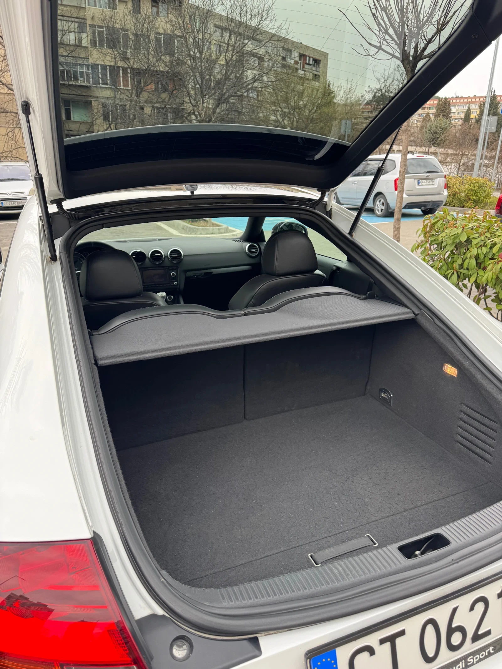 Audi Tt 2.0 tfsi, снимка 11 - Автомобили и джипове - 54738110