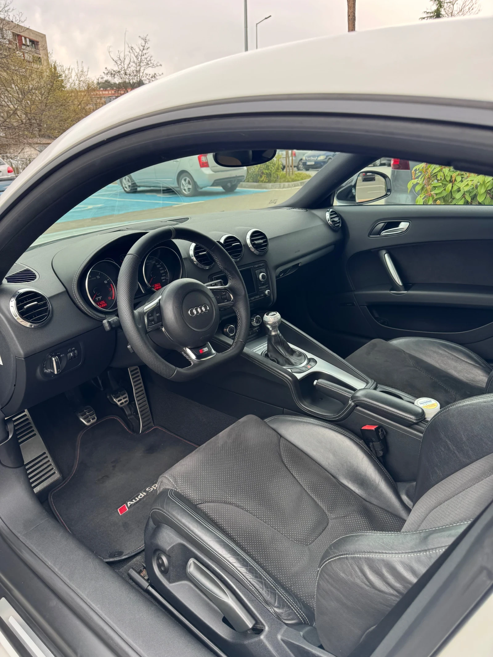 Audi Tt 2.0 tfsi, снимка 14 - Автомобили и джипове - 54738110