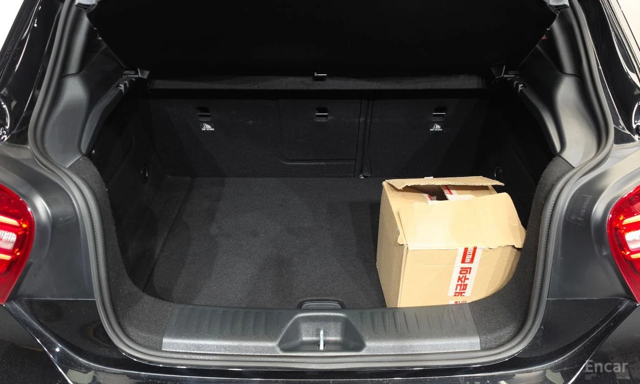 Mercedes-Benz A45 AMG 4MATIC* ПОДГРЕВ* , снимка 15 - Автомобили и джипове - 54790155
