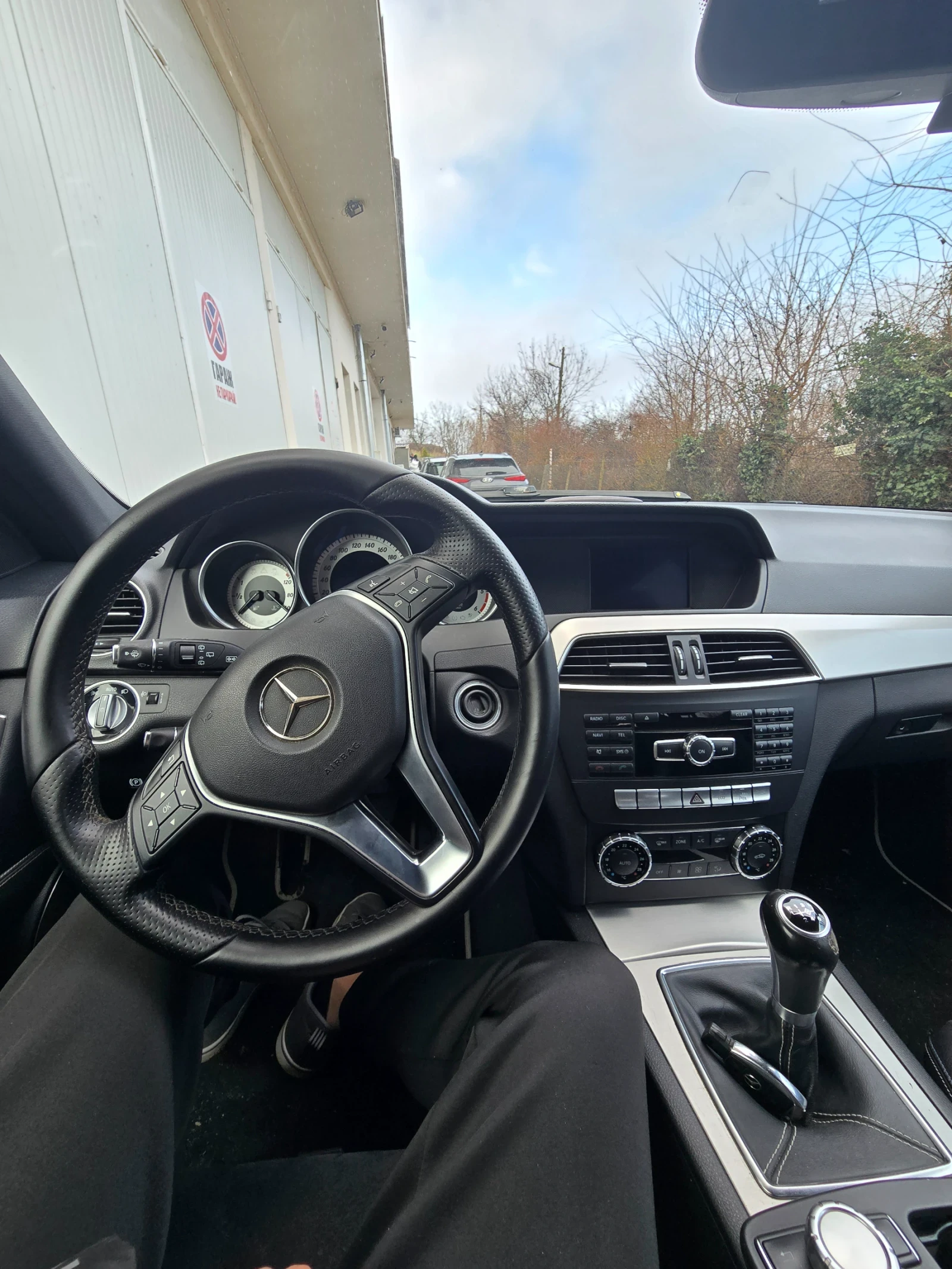 Mercedes-Benz C 200 AMG Facelift , снимка 5 - Автомобили и джипове - 55307501