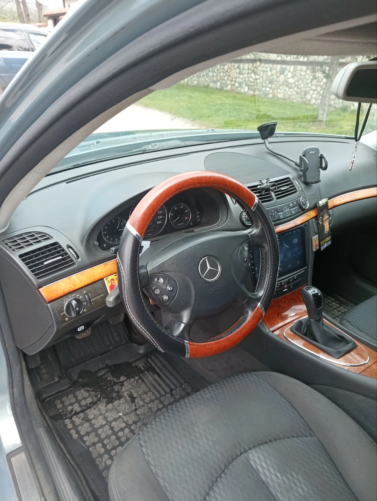Mercedes-Benz E 280, снимка 9 - Автомобили и джипове - 55393284