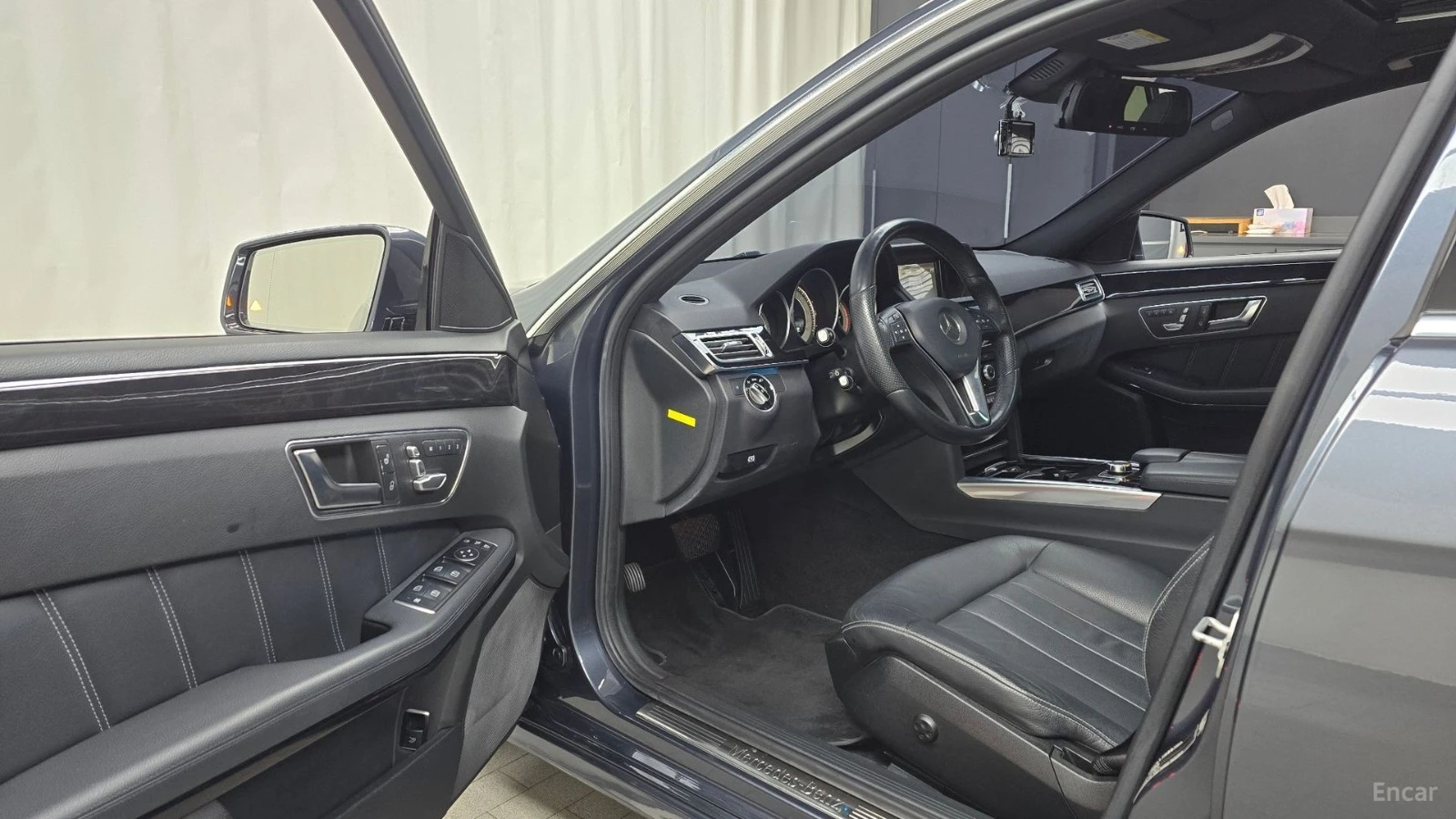 Mercedes-Benz E 220 BlueTEC Avangarde* КОЖА* ПОДГРЕВ* ПАНО* КАМЕРА, снимка 8 - Автомобили и джипове - 55604927