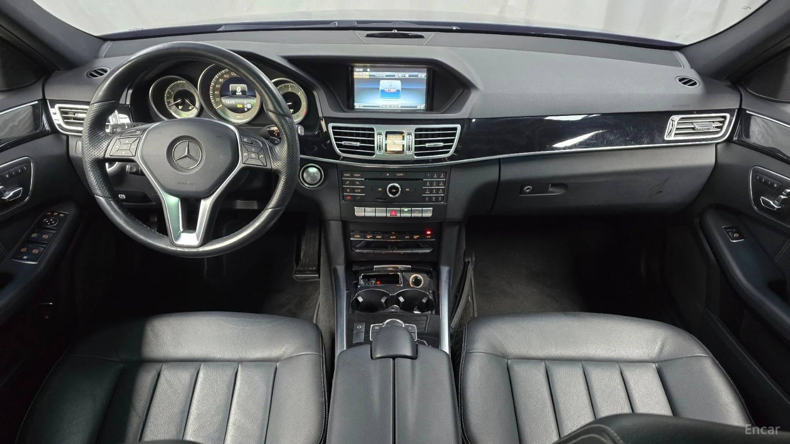 Mercedes-Benz E 220 BlueTEC Avangarde* КОЖА* ПОДГРЕВ* ПАНО* КАМЕРА, снимка 5 - Автомобили и джипове - 55604927