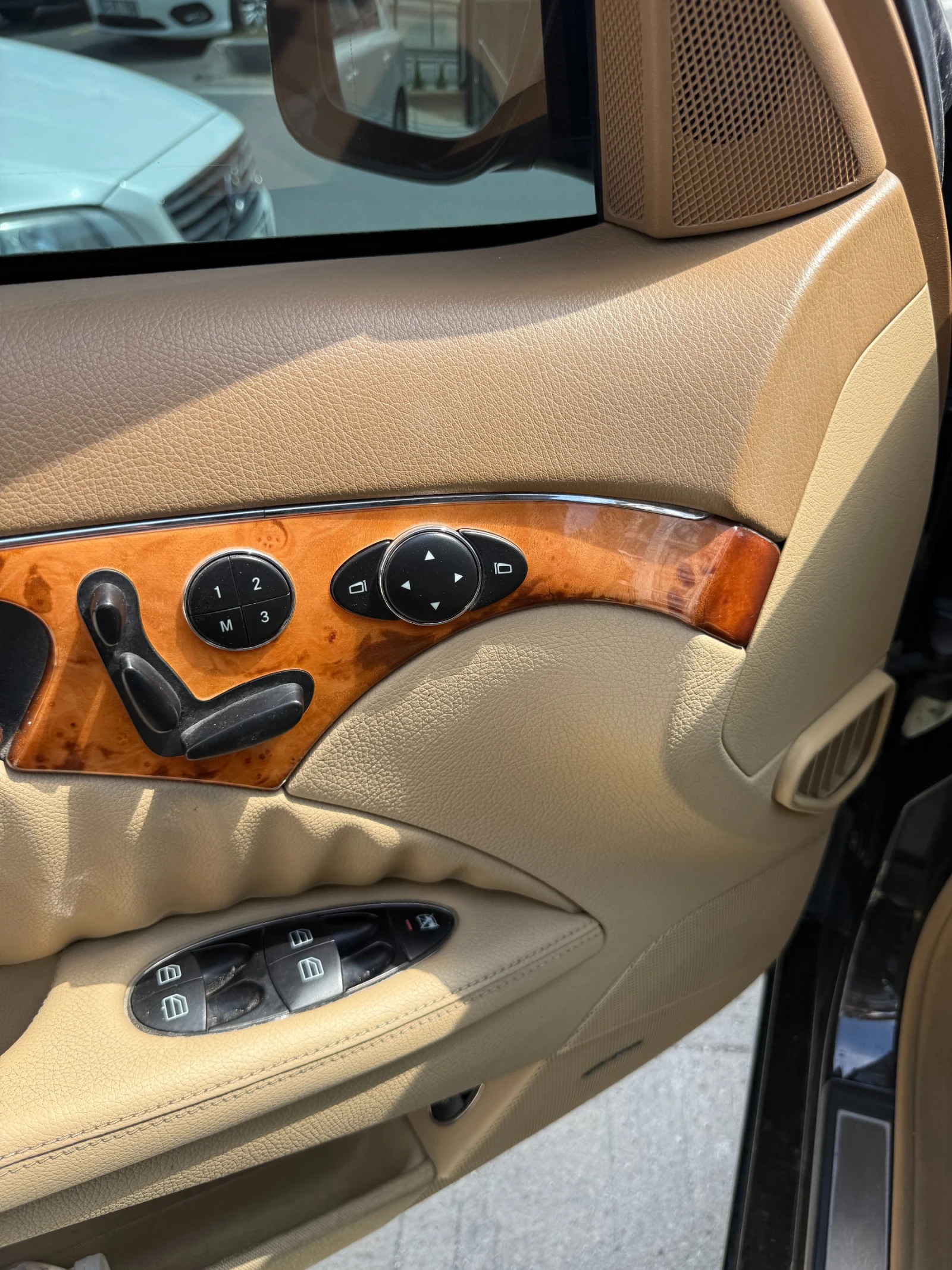 Mercedes-Benz E 320, снимка 16 - Автомобили и джипове - 55877048