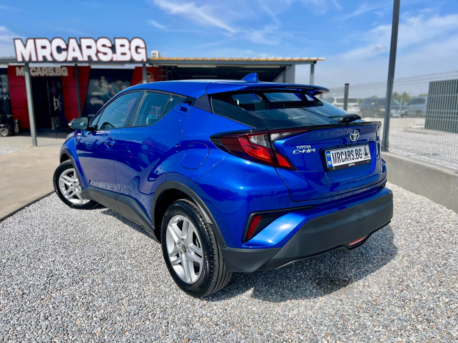 Toyota C-HR  1.8 Hybrid e-CVT - изображение 4
