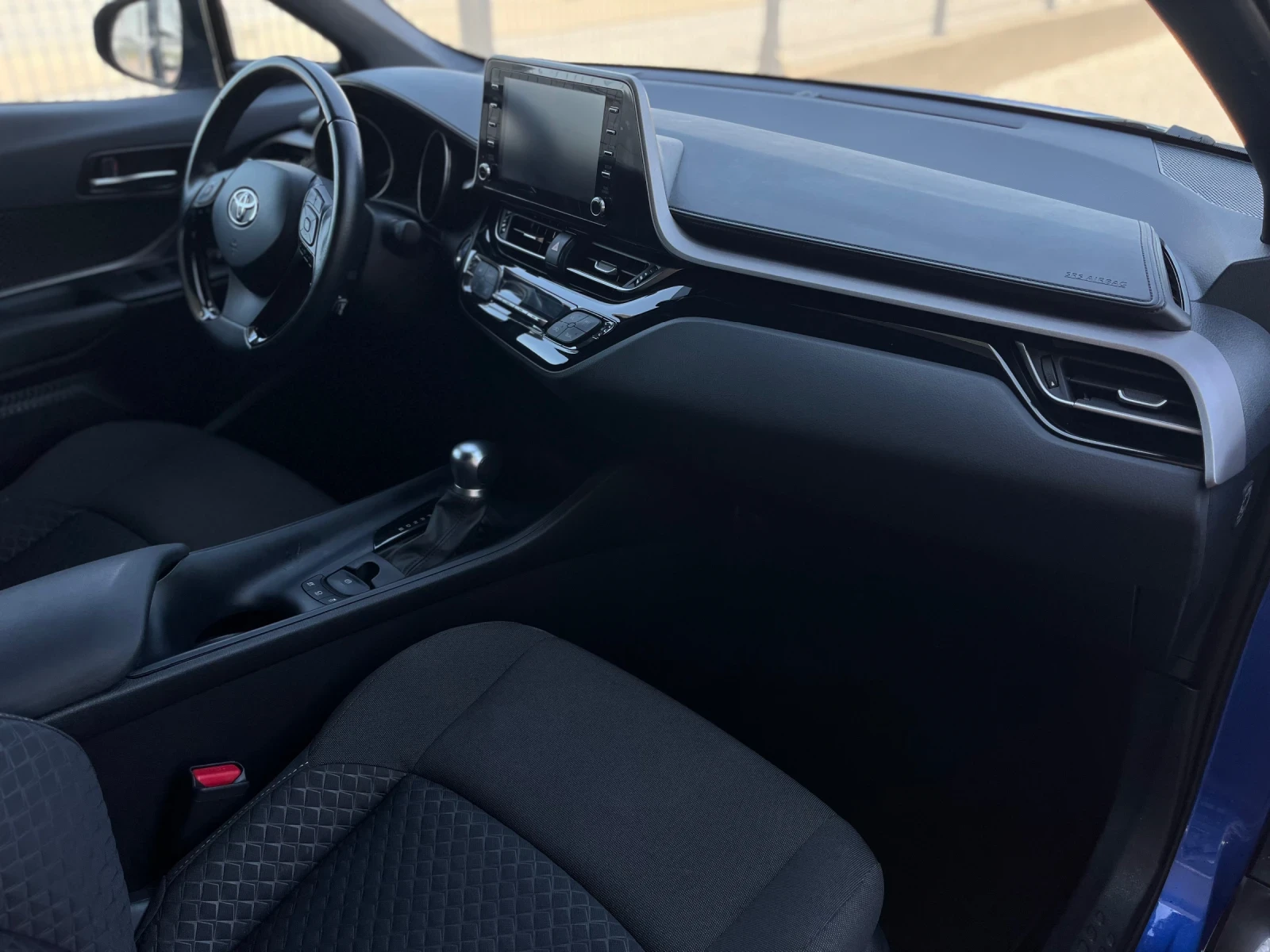 Toyota C-HR  1.8 Hybrid e-CVT - изображение 9