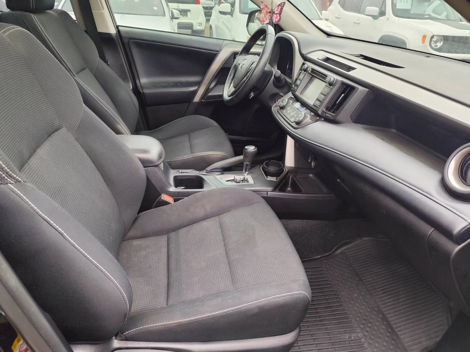 Toyota Rav4 XLE, снимка 9 - Автомобили и джипове - 53390983