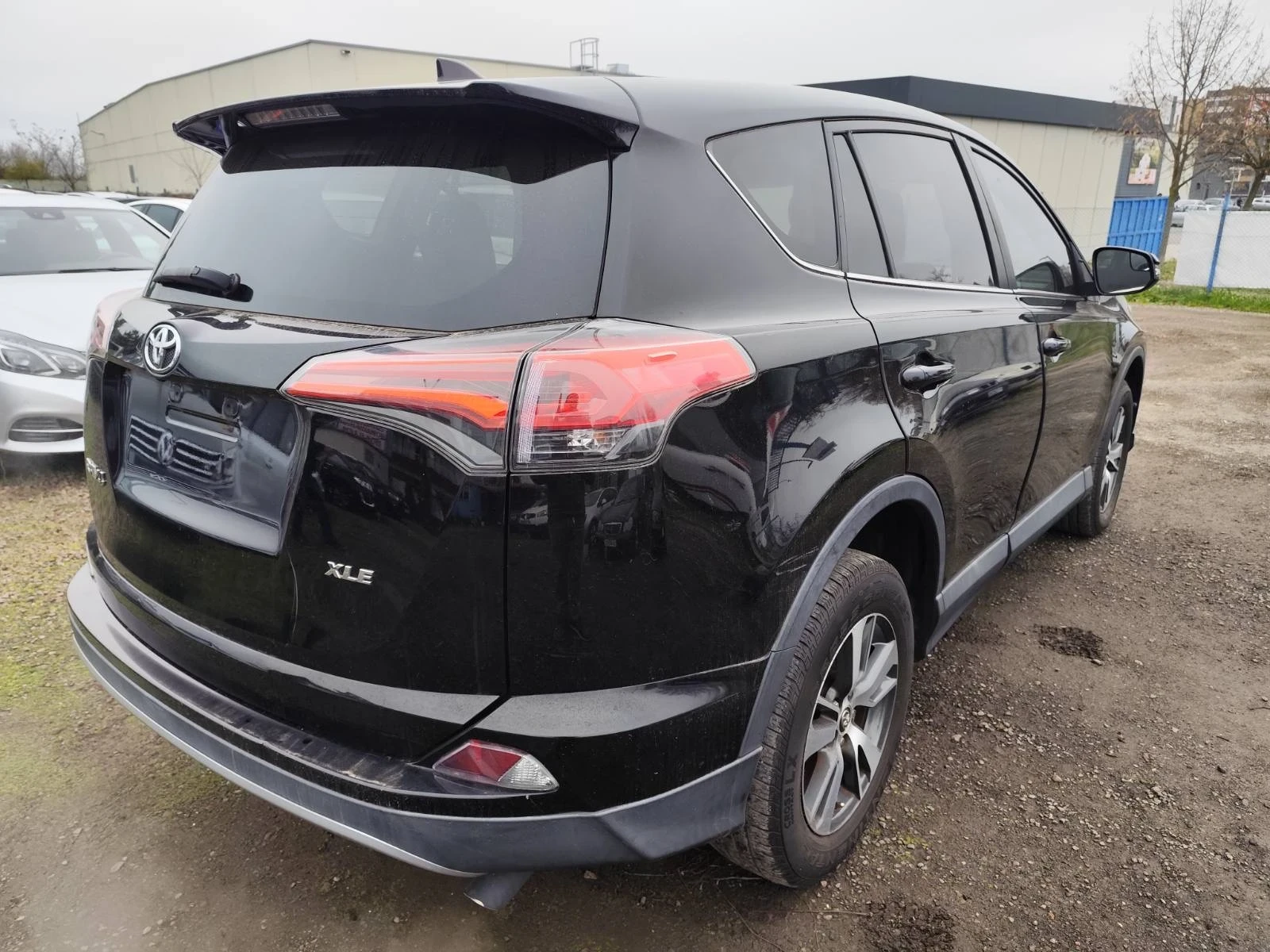 Toyota Rav4 XLE, снимка 6 - Автомобили и джипове - 53390983