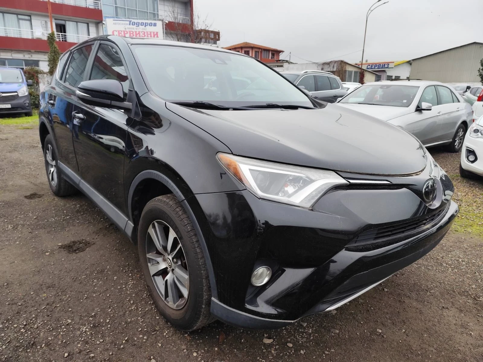 Toyota Rav4 XLE, снимка 8 - Автомобили и джипове - 53390983