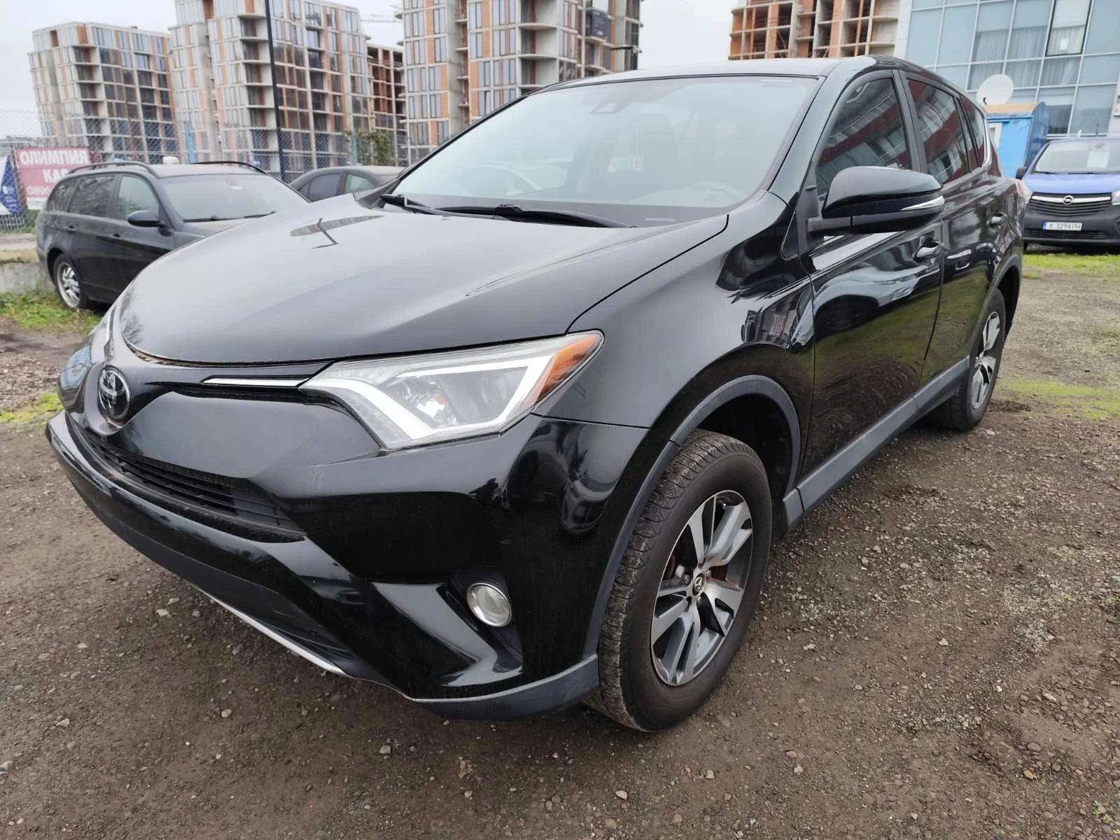 Toyota Rav4 XLE, снимка 2 - Автомобили и джипове - 53390983