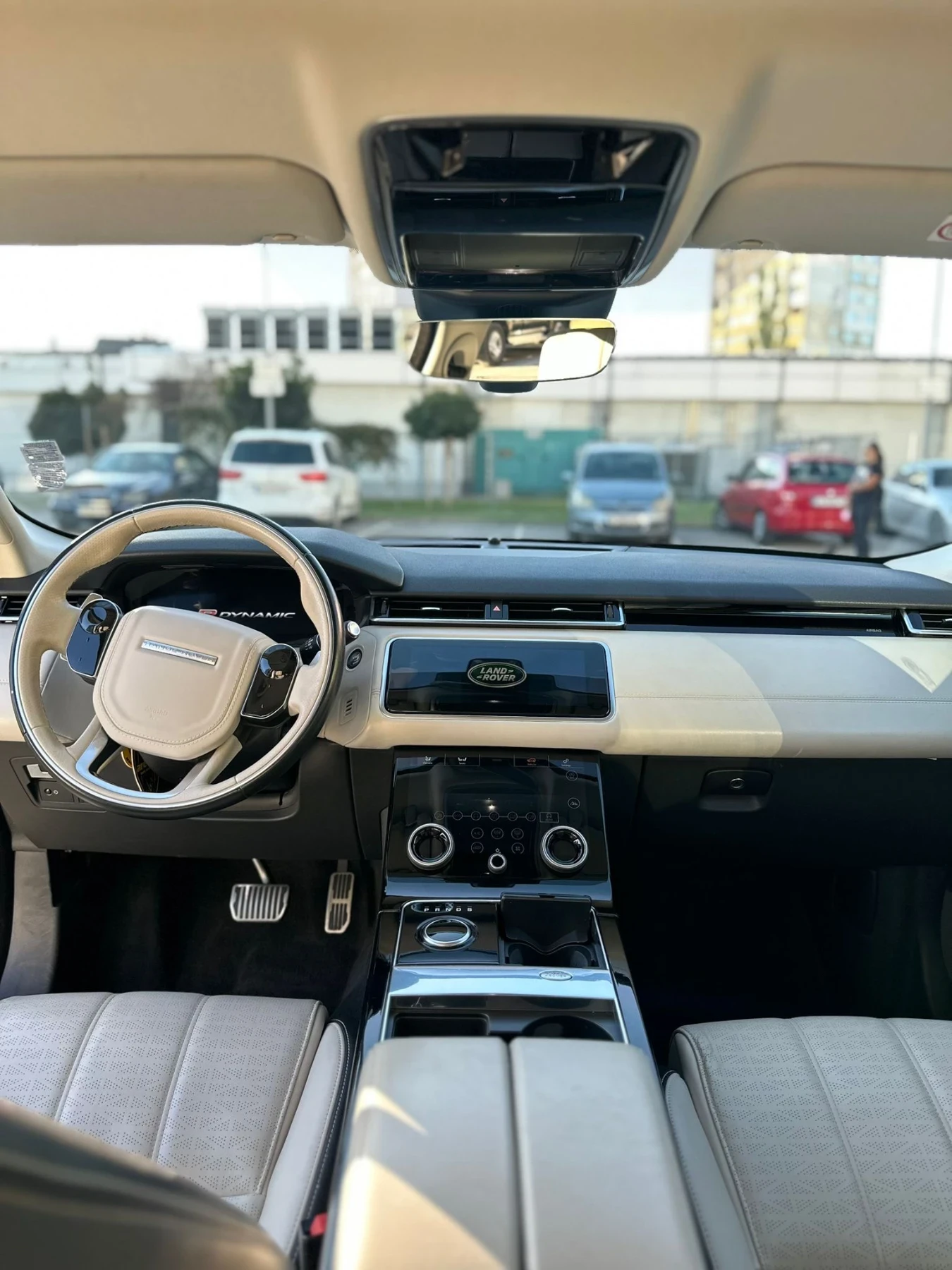 Land Rover Range Rover Velar, снимка 4 - Автомобили и джипове - 54090587
