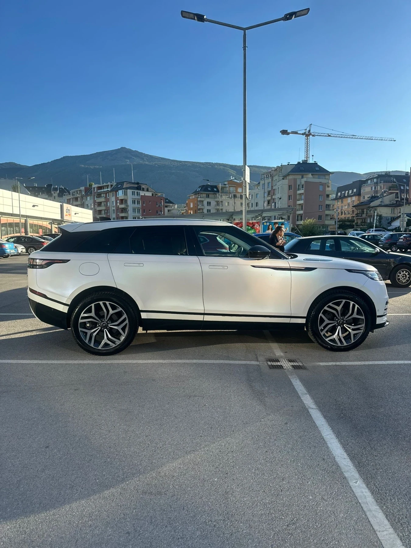 Land Rover Range Rover Velar, снимка 12 - Автомобили и джипове - 54090587