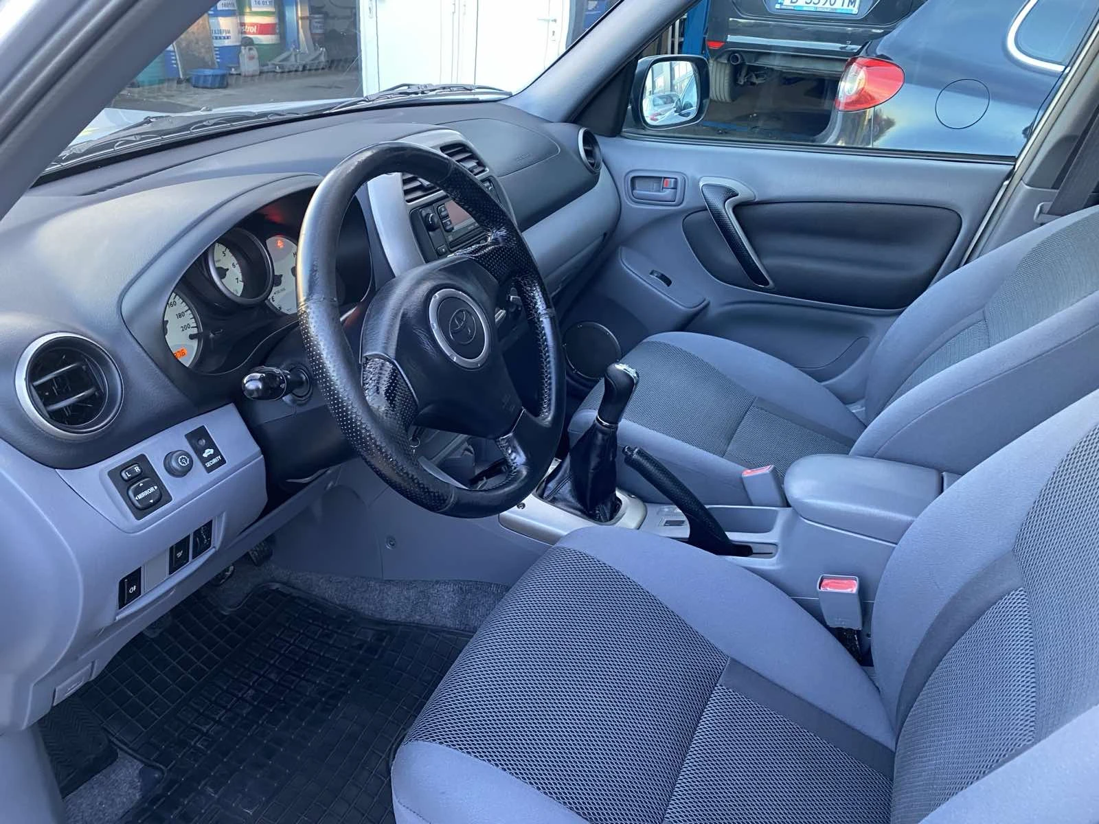 Toyota Rav4, снимка 14 - Автомобили и джипове - 54402014