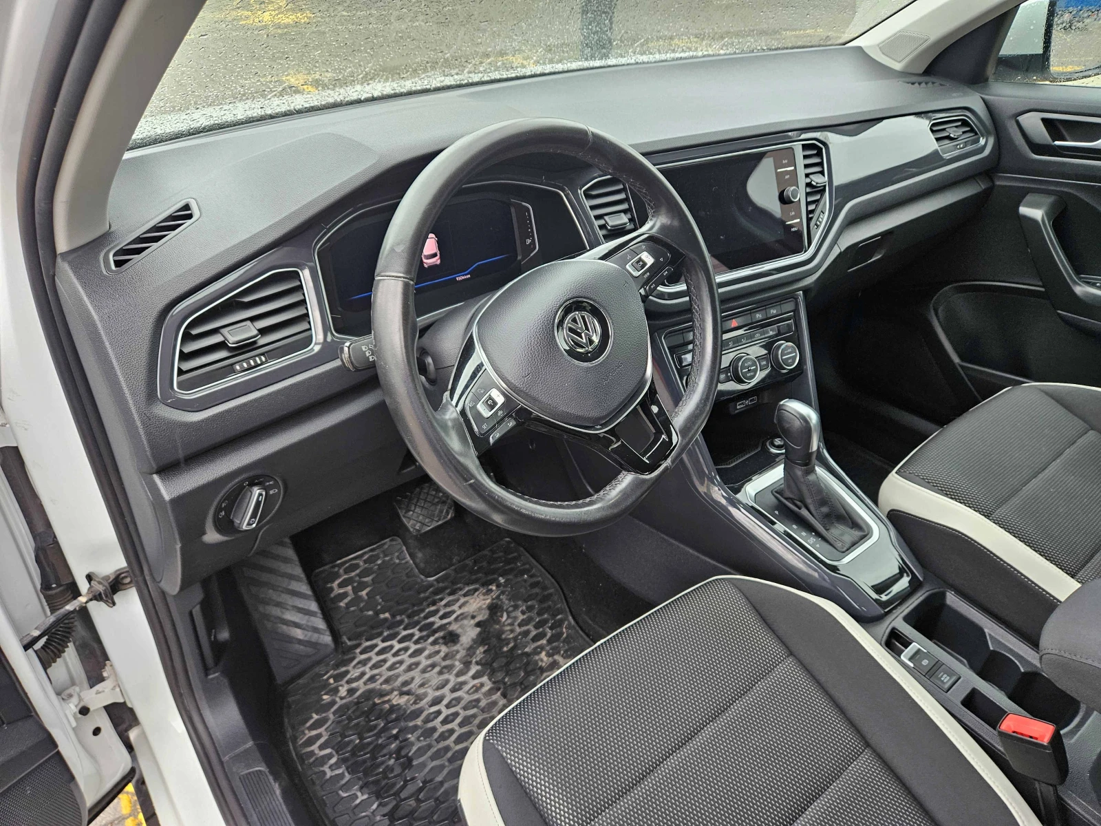 VW T-Roc Sport, снимка 7 - Автомобили и джипове - 54607158