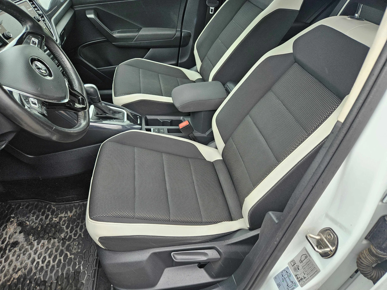 VW T-Roc Sport, снимка 6 - Автомобили и джипове - 54607158