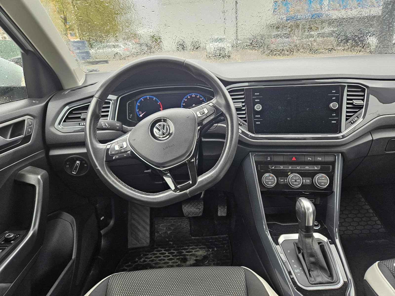 VW T-Roc Sport, снимка 9 - Автомобили и джипове - 54607158