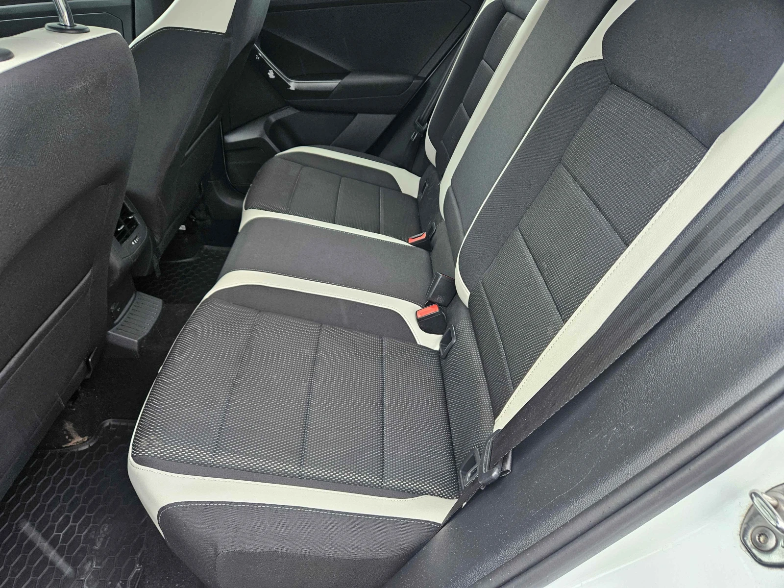 VW T-Roc Sport, снимка 8 - Автомобили и джипове - 54607158