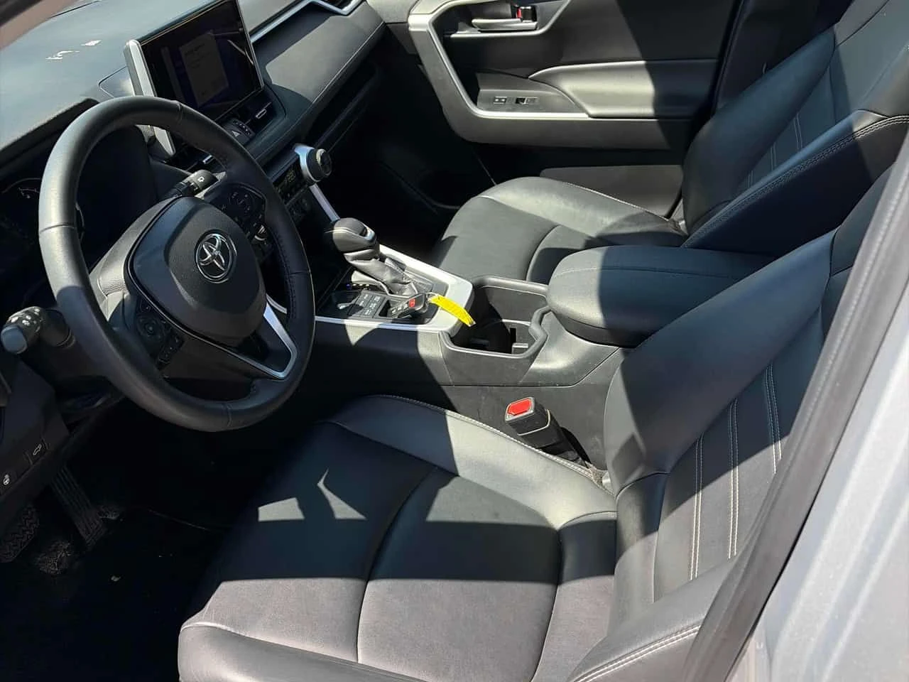 Toyota Rav4 * XLE AWD * АВТОКРЕДИТ БЕЗ ПЪРВОНАЧАЛНА ВНОСКА* , снимка 9 - Автомобили и джипове - 54842927