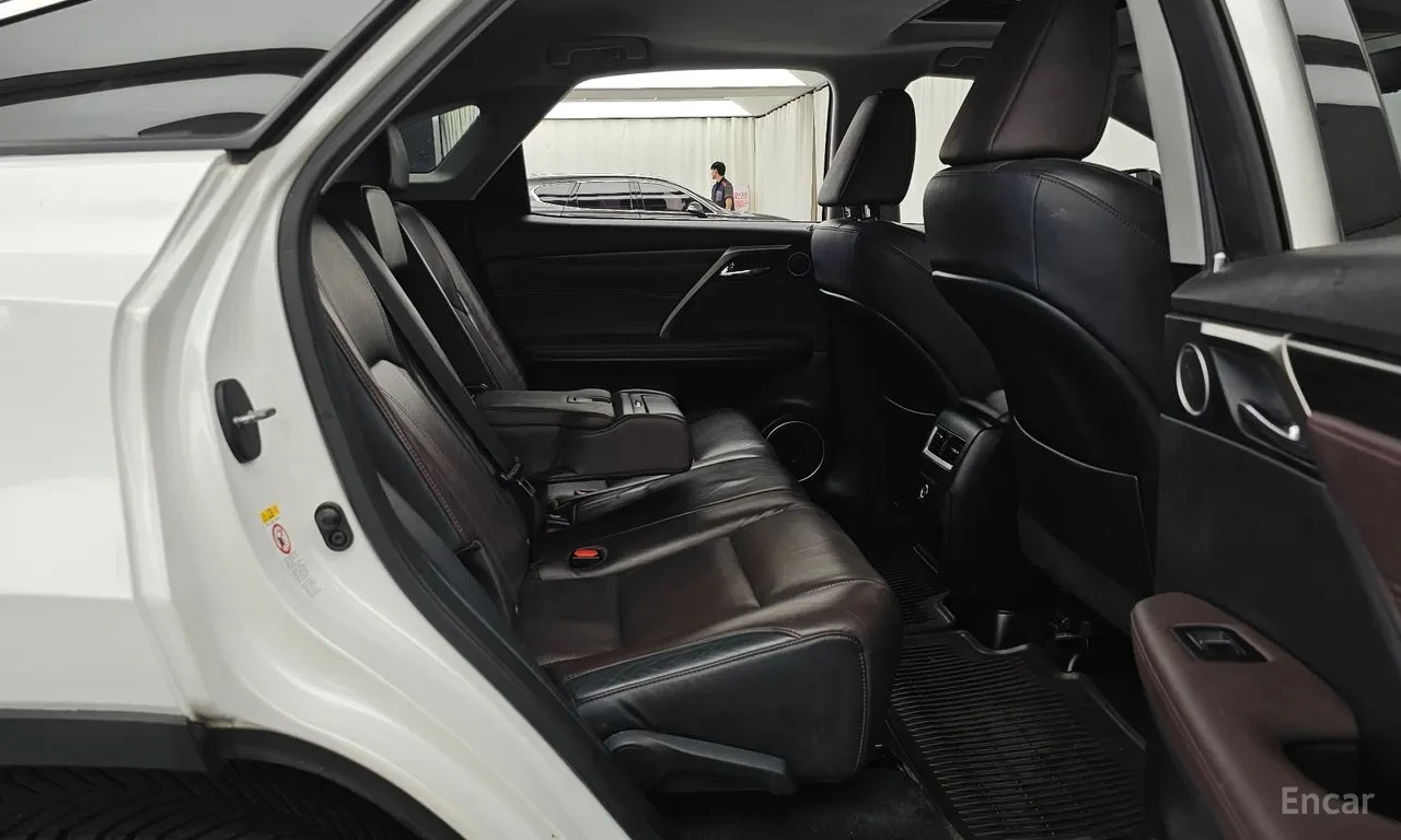 Lexus RX 350 V6 * Full extras* Цена до България, снимка 7 - Автомобили и джипове - 55643119
