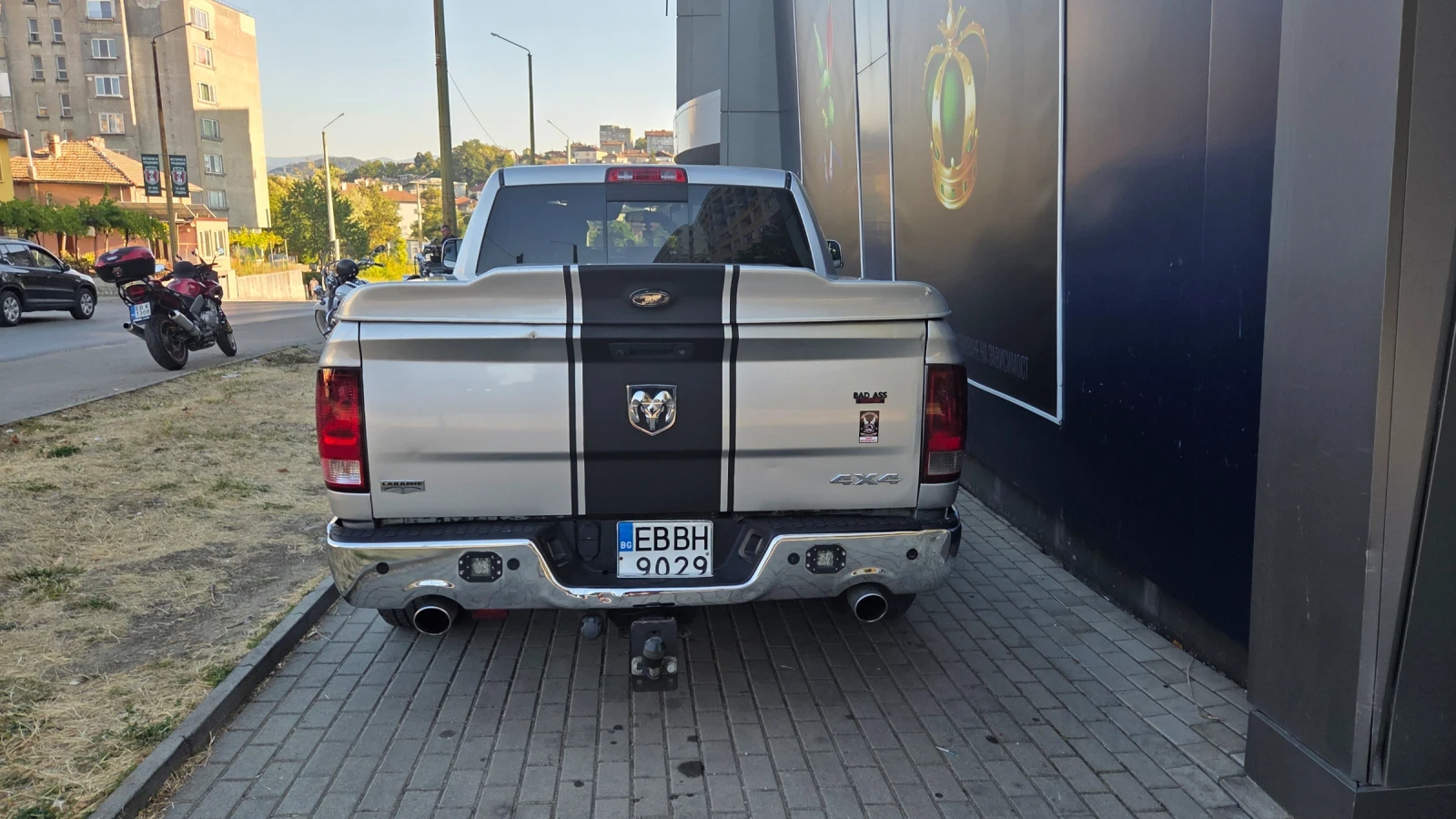 Dodge RAM 1500 Hemi 5, 7 V8 LARAMIE , снимка 5 - Автомобили и джипове - 56061276