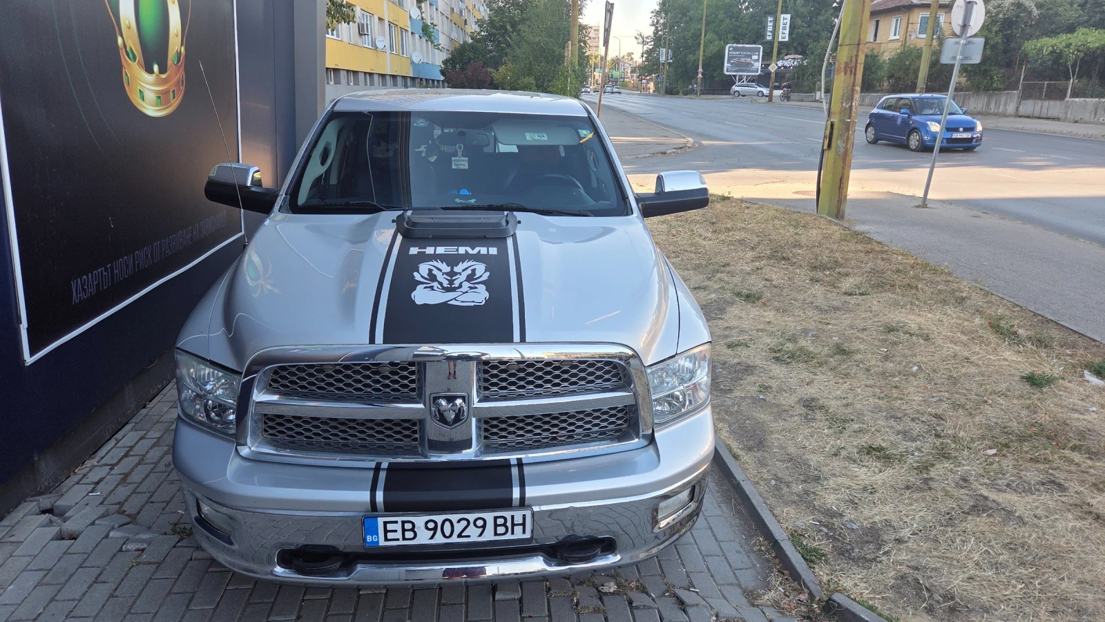 Dodge RAM 1500 Hemi 5, 7 V8 LARAMIE 