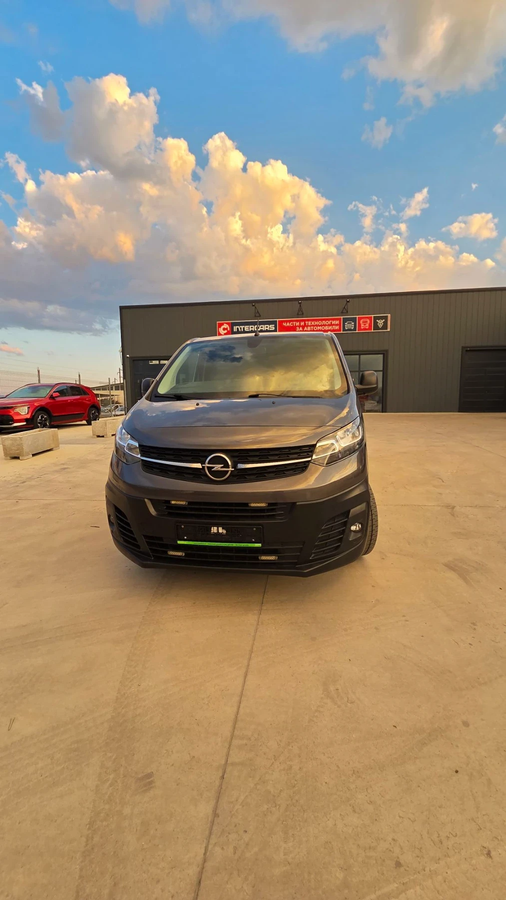 Opel Vivaro, снимка 4 - Бусове и автобуси - 56024482